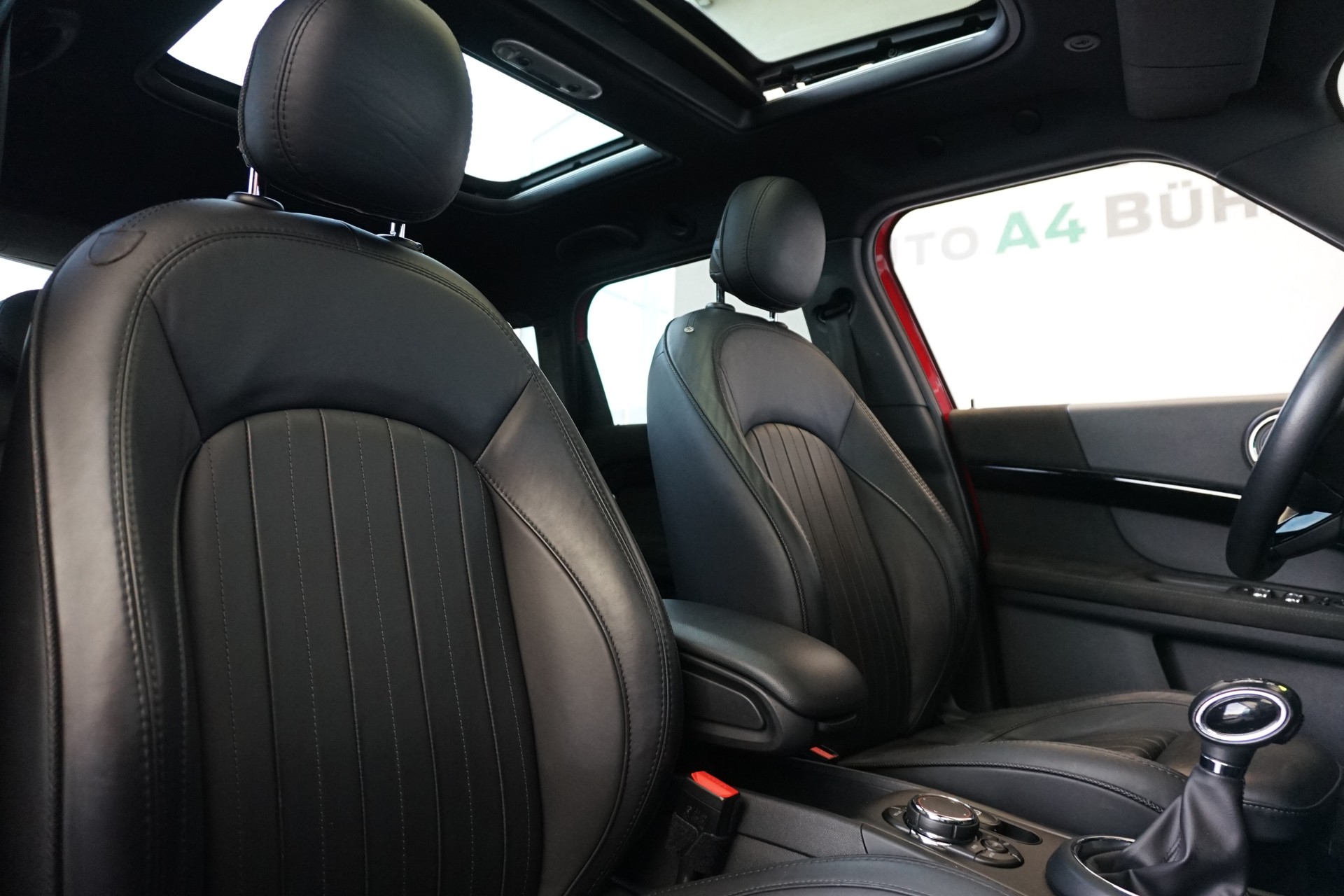 MINI Countryman Cooper ALL4 Automatic 136PS-image-19