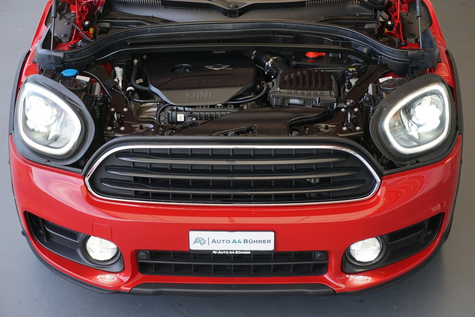 MINI Countryman Cooper ALL4 Automatic 136PS-image-11