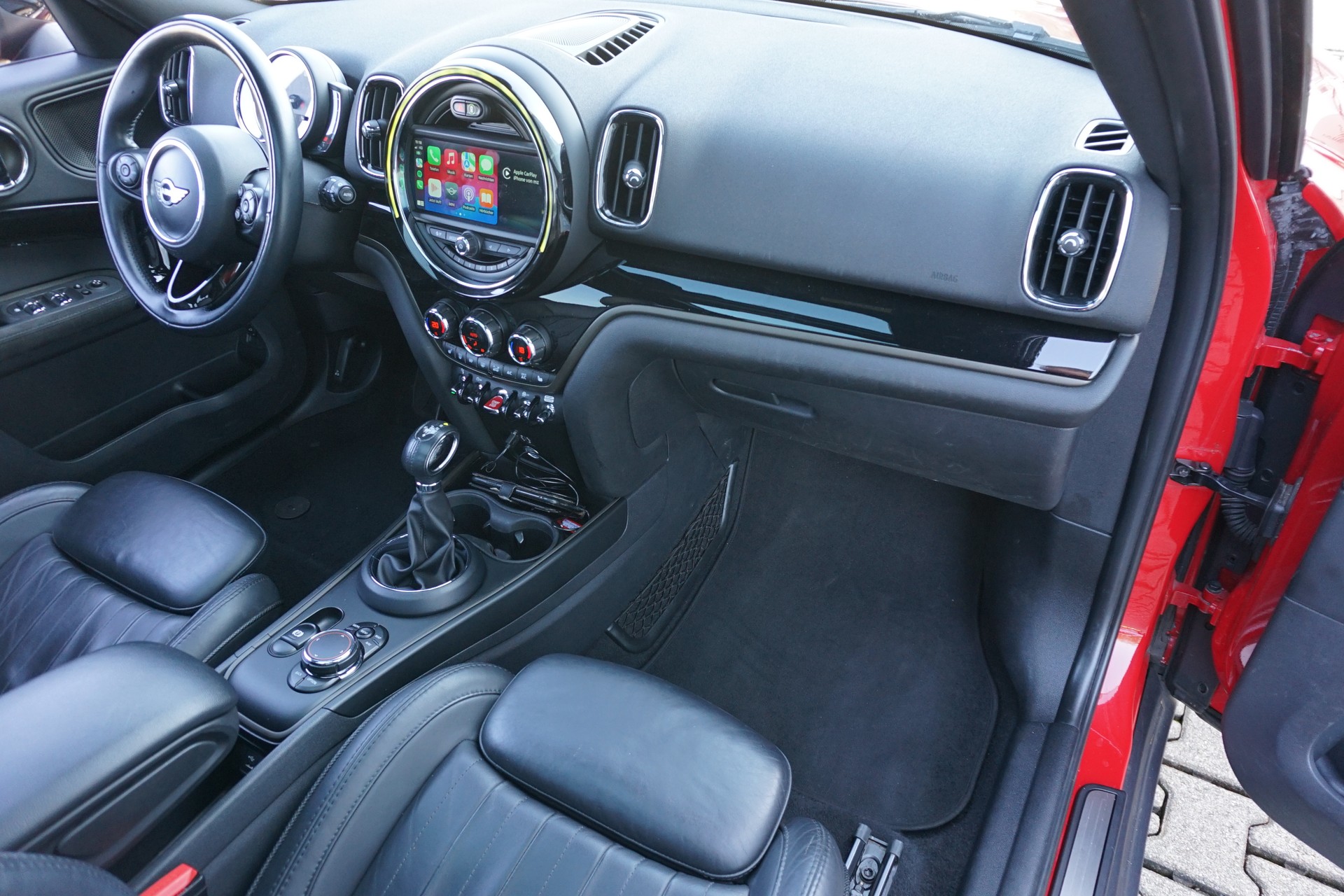 MINI Countryman Cooper ALL4 Automatic 136PS-image-17