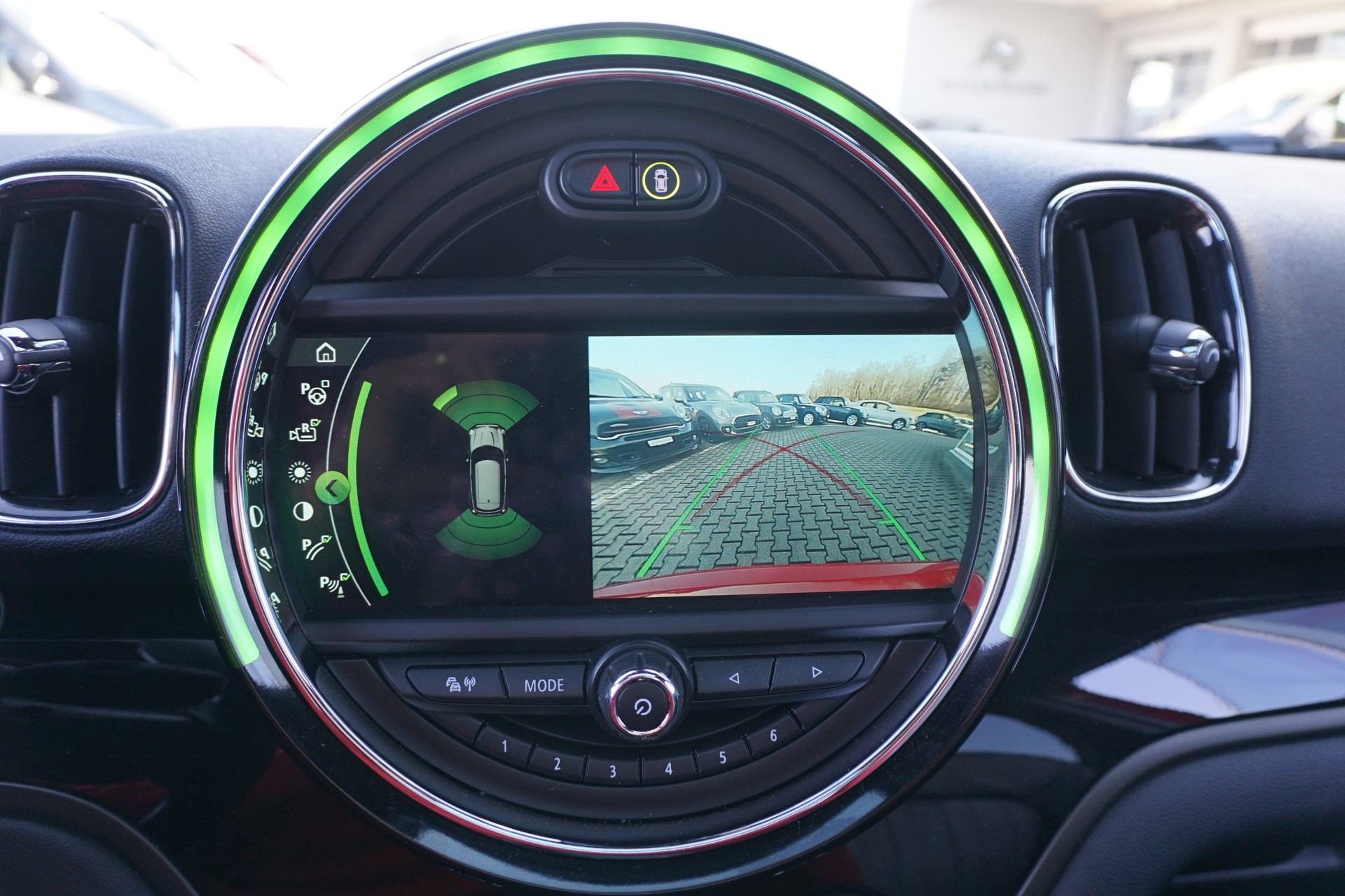 MINI Countryman Cooper ALL4 Automatic 136PS-image-15