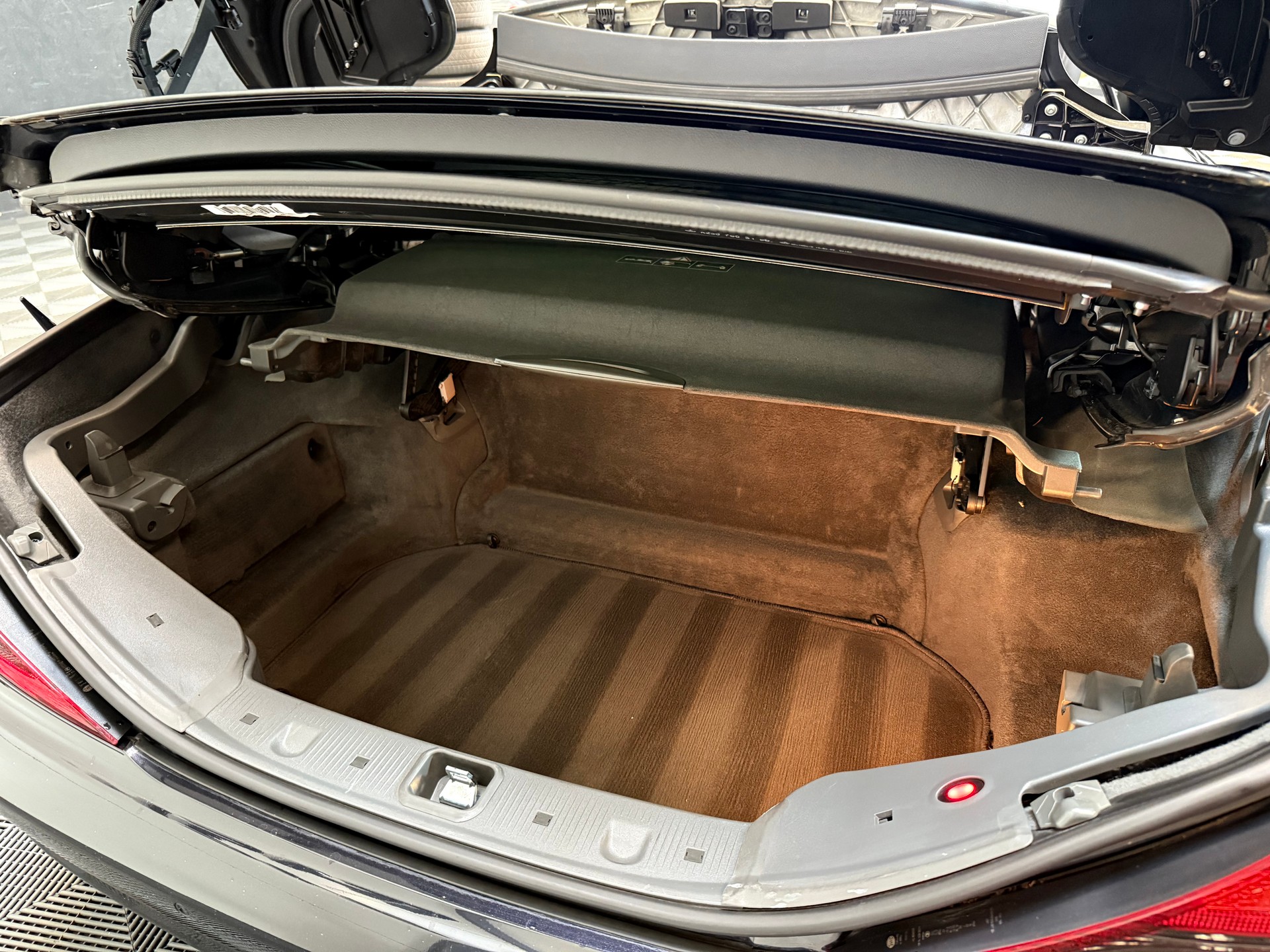 MERCEDES-BENZ SL 500 V8 Cabriolet-image-13