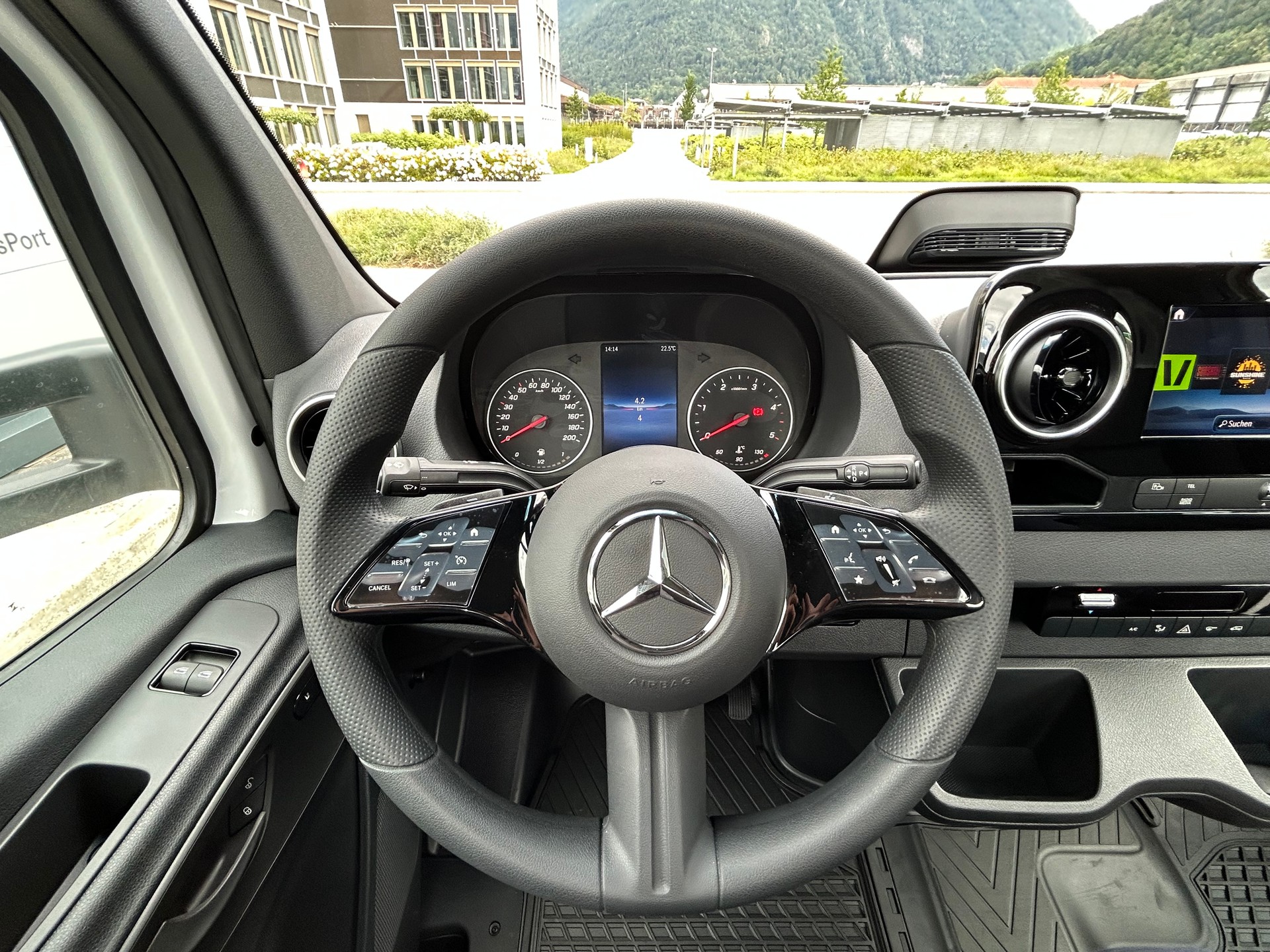 MERCEDES-BENZ Sprinter 317 CDI BASE CH Standard-image-8