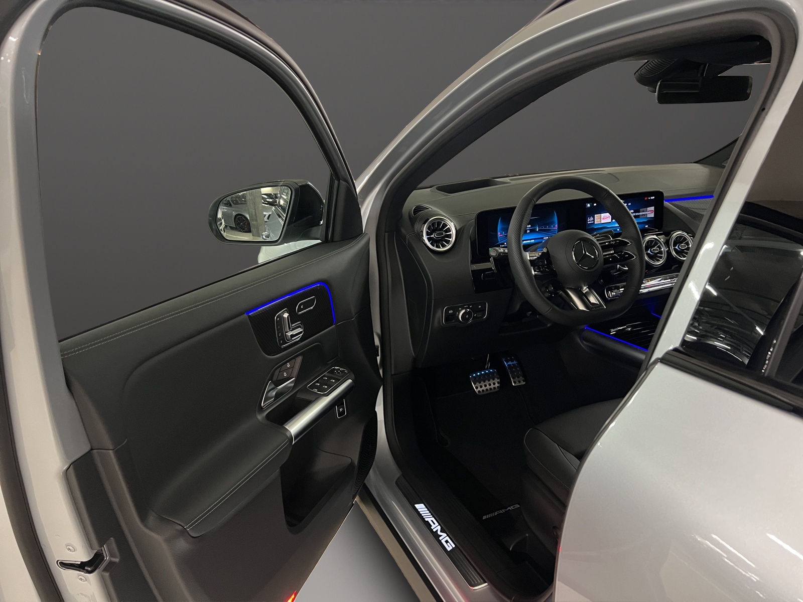 MERCEDES-BENZ GLA AMG 35 4Matic 8G-DCT-image-11