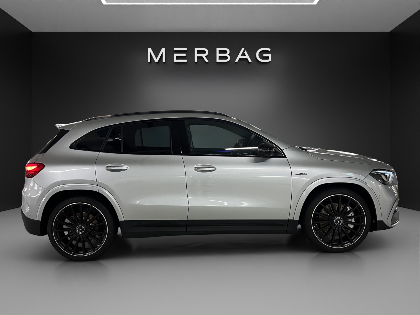 MERCEDES-BENZ GLA AMG 35 4Matic 8G-DCT-image-4
