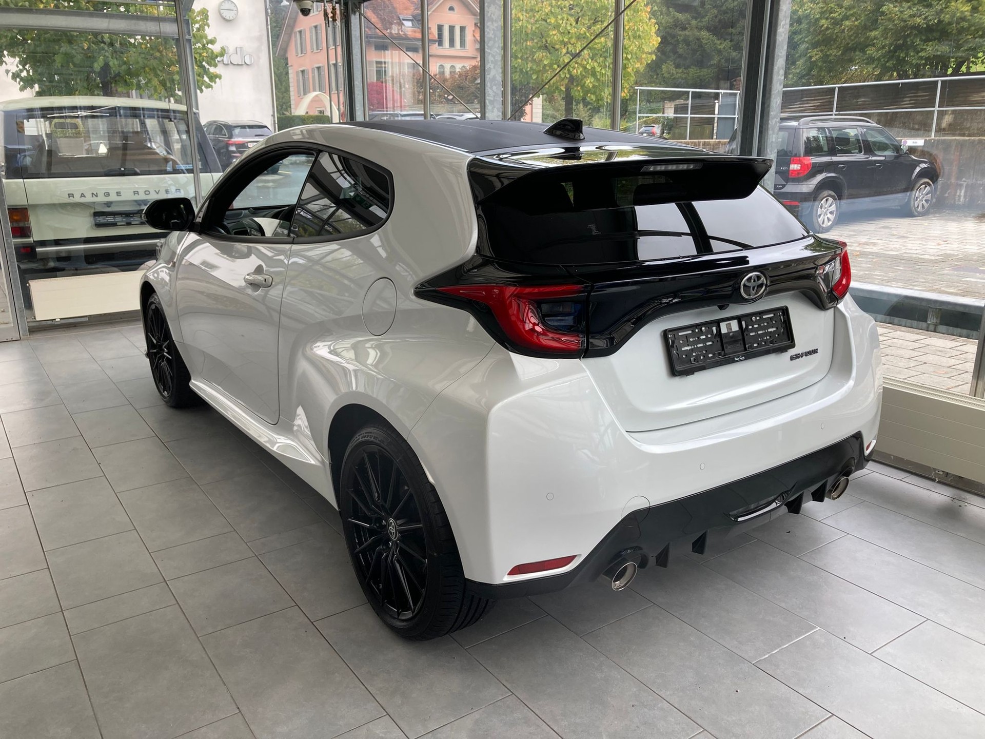 TOYOTA Yaris 1.6 GR Sport-image-3