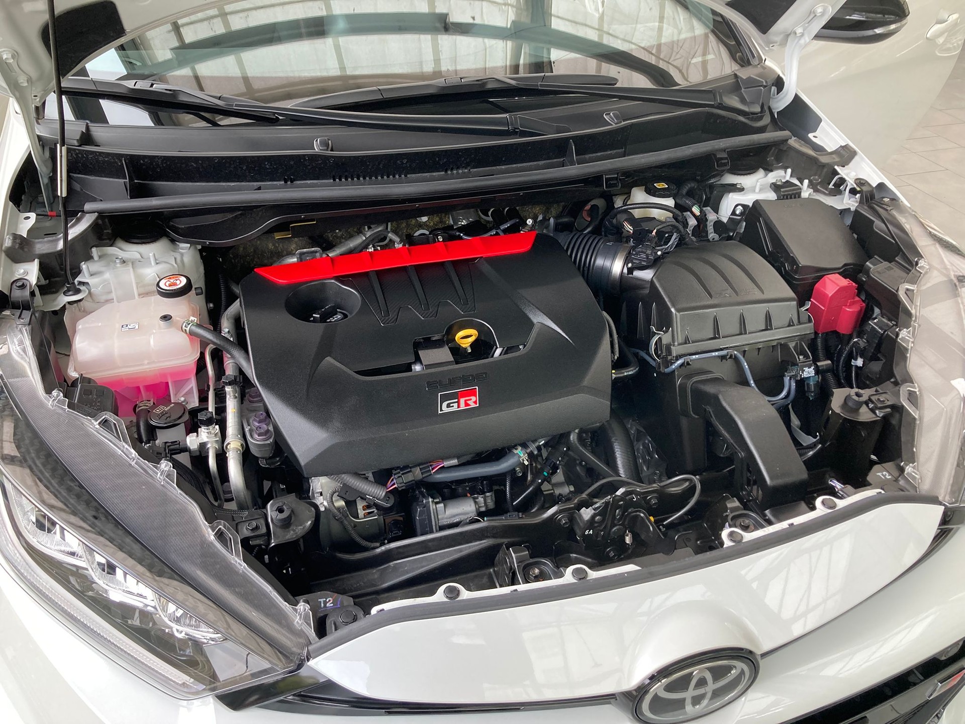 TOYOTA Yaris 1.6 GR Sport-image-11