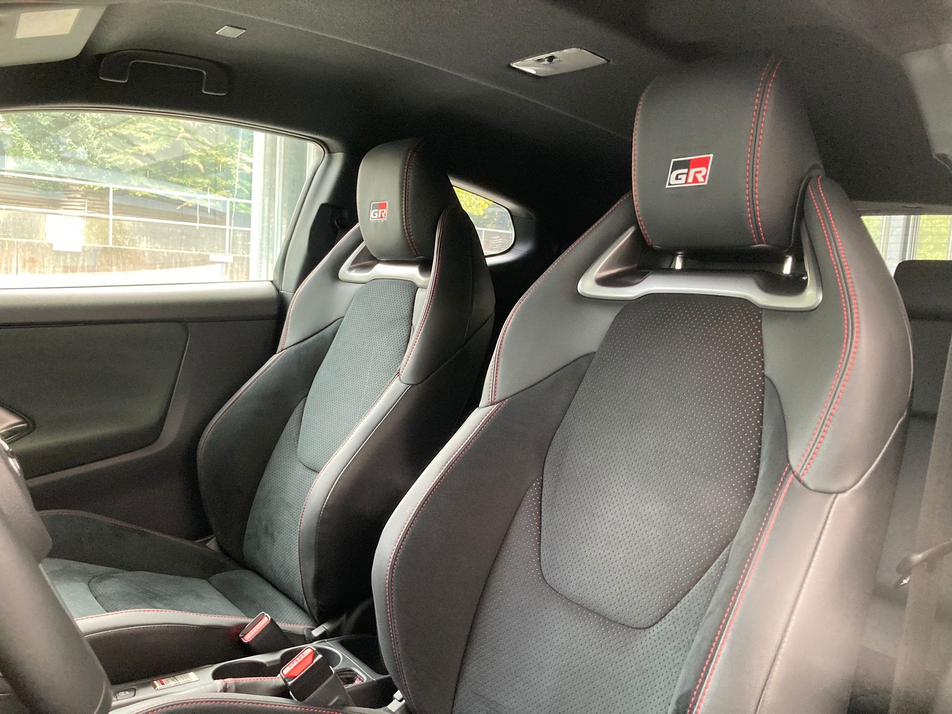 TOYOTA Yaris 1.6 GR Sport-image-6