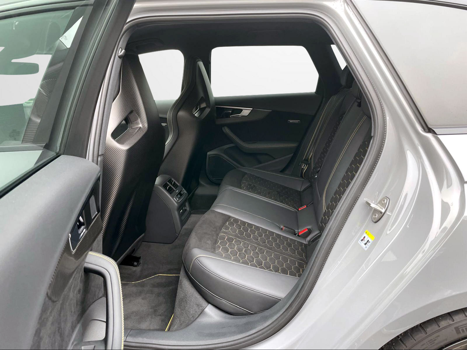 AUDI RS4 Avant 25 year edition quattro tiptronic-image-8
