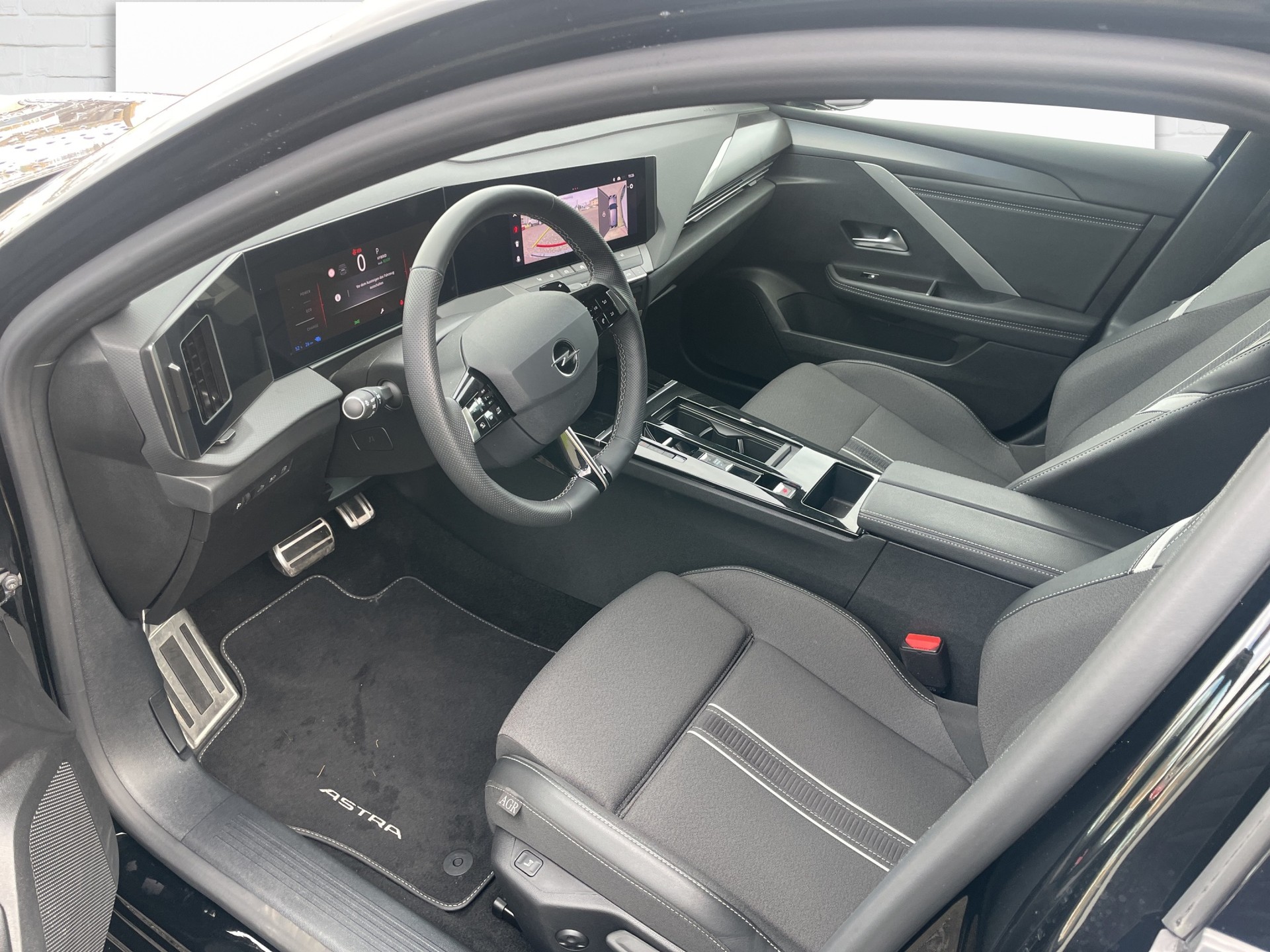 OPEL Astra Sports Tourer 1.6 T PHEV 180 Swiss Plus-image-5