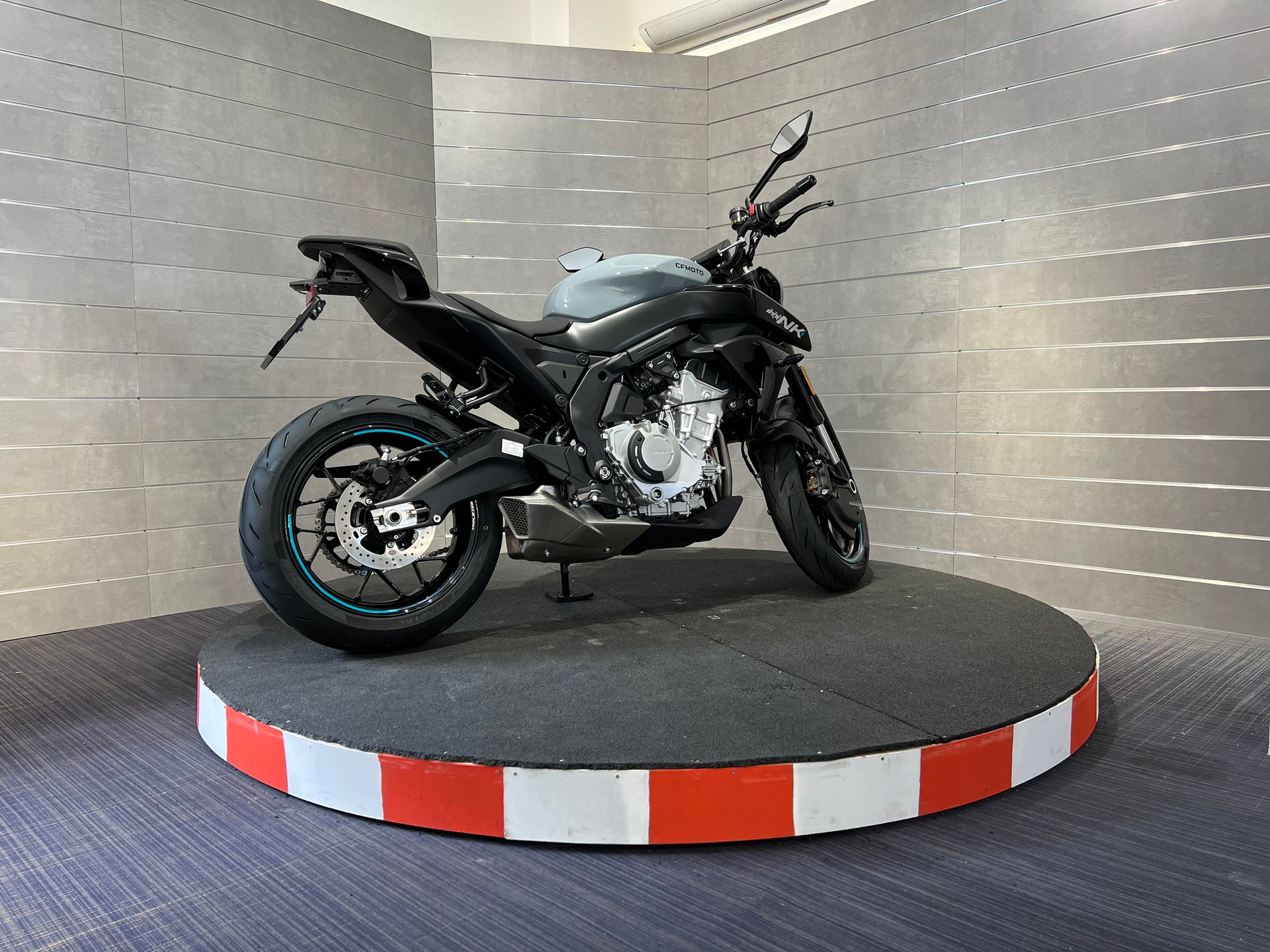 CF MOTO 675NK-image-5
