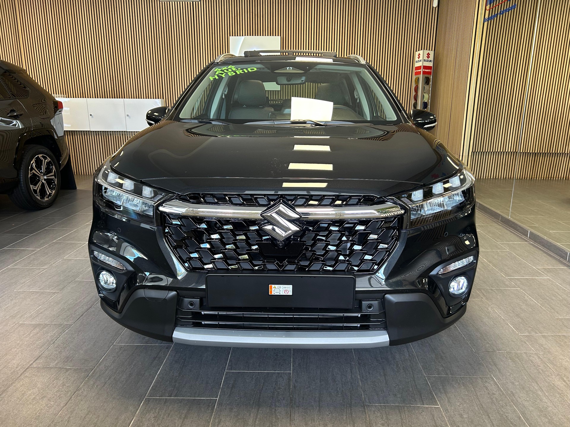 SUZUKI S-Cross 1.4 T Compact Top Hybrid 4x4-image-4