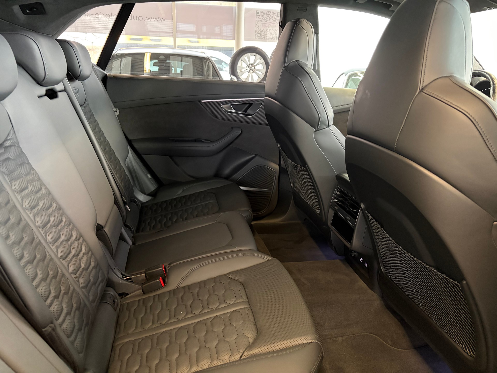 AUDI RSQ8 | CH Swiss | Carbon | B&O | Keramik | DYNAMIKPAKET PLUS | AHK | Standheizung | NP: 230K! |-image-26
