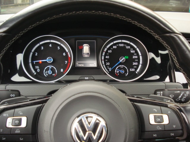 VW Golf Variant 2.0 TSI R 4 Motion DSG-image-12