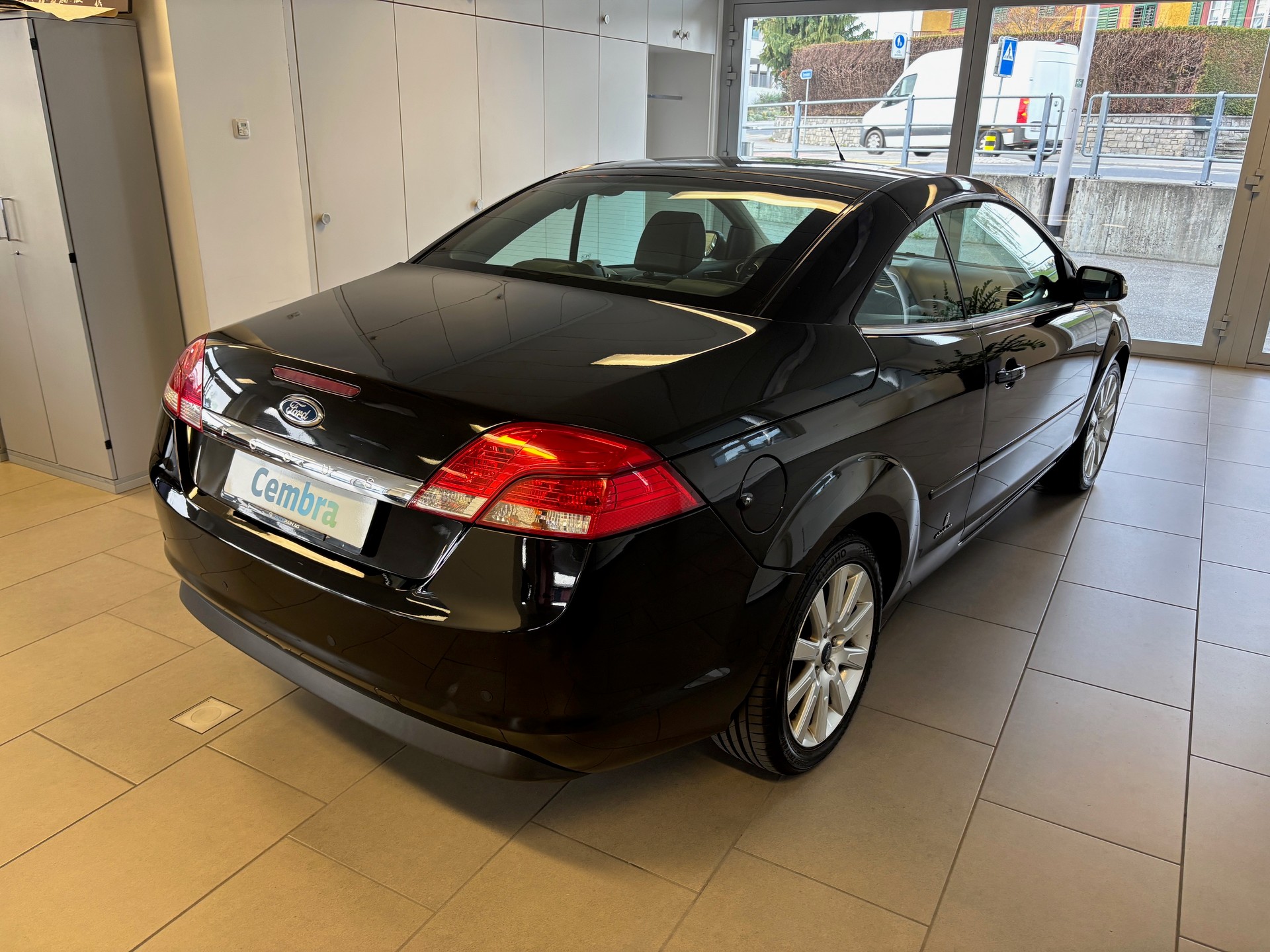 FORD Focus CC 2.0i Titanium-showroom-element-2