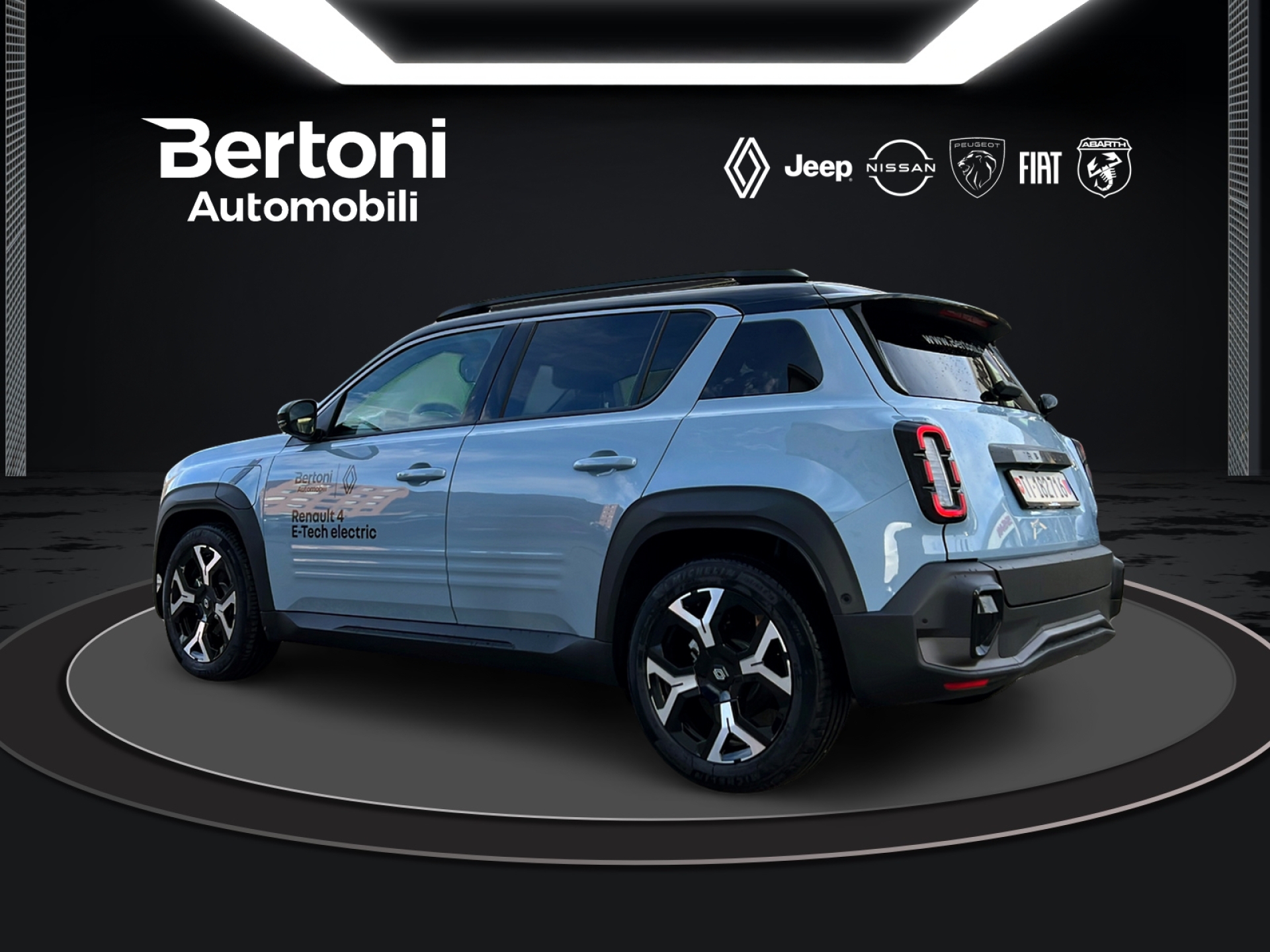 RENAULT R4 E-Tech Comfort Range techno-image-3