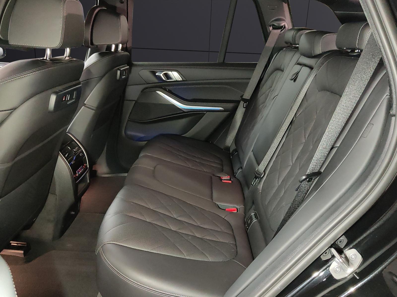 BMW X5 40i xDrive SAG-image-14