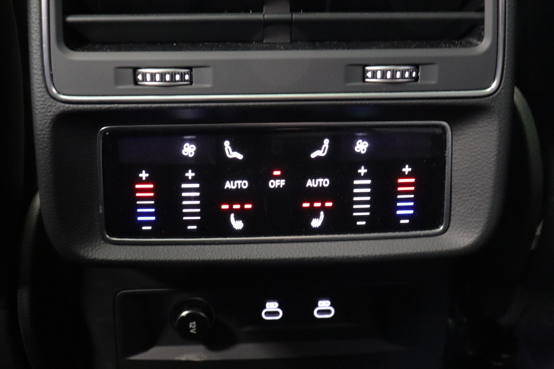 AUDI Q8 3.0 55 TFSI quattro T-Tronic-image-16