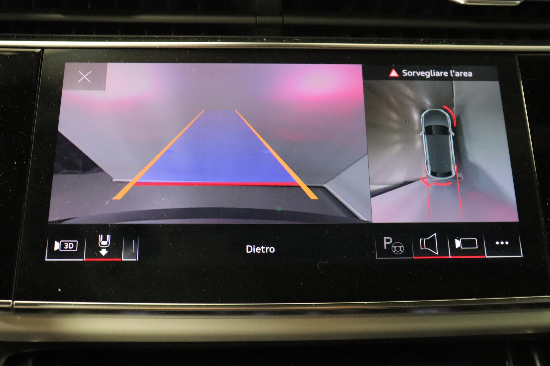 AUDI Q8 3.0 55 TFSI quattro T-Tronic-image-9
