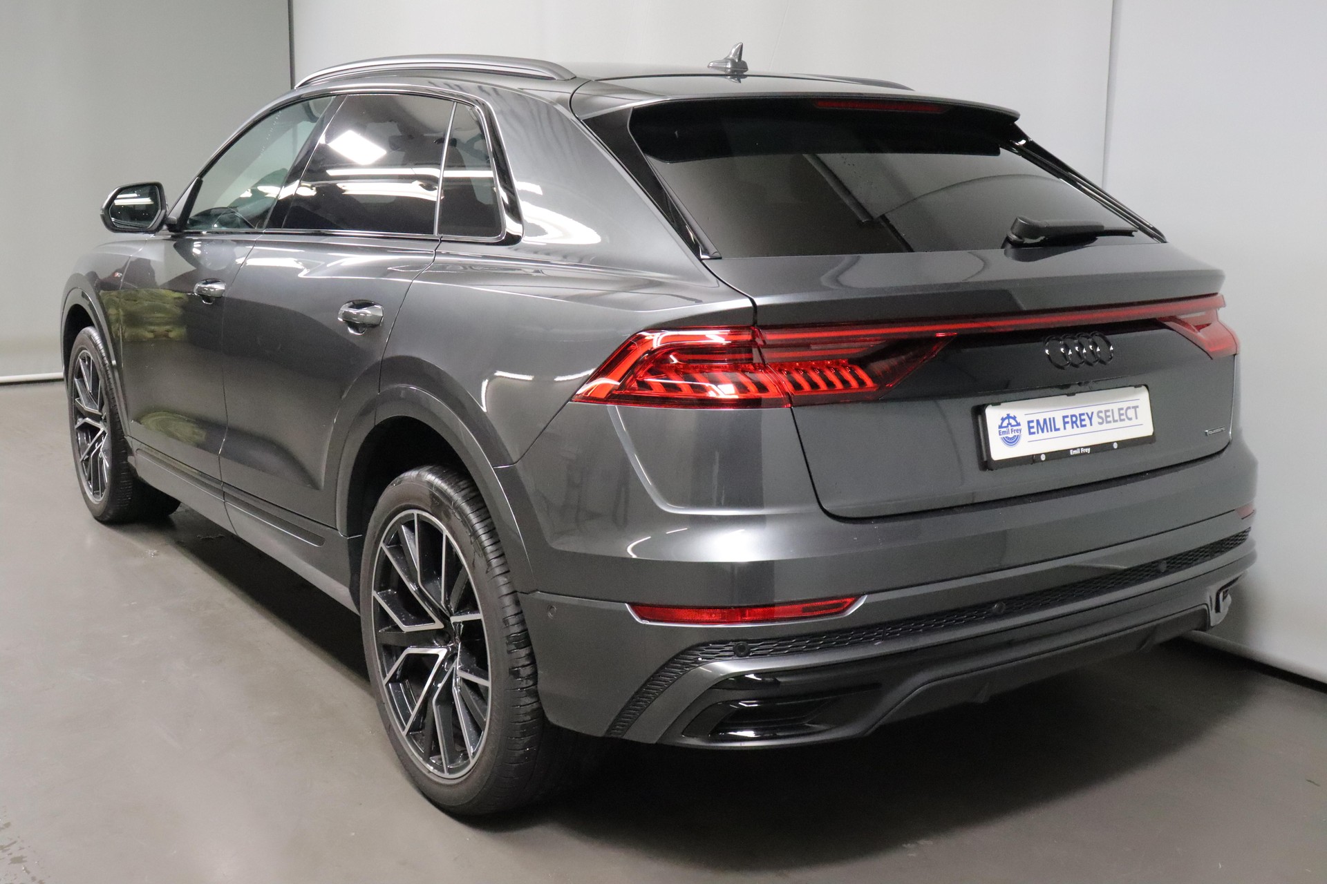 AUDI Q8 3.0 55 TFSI quattro T-Tronic-image-14
