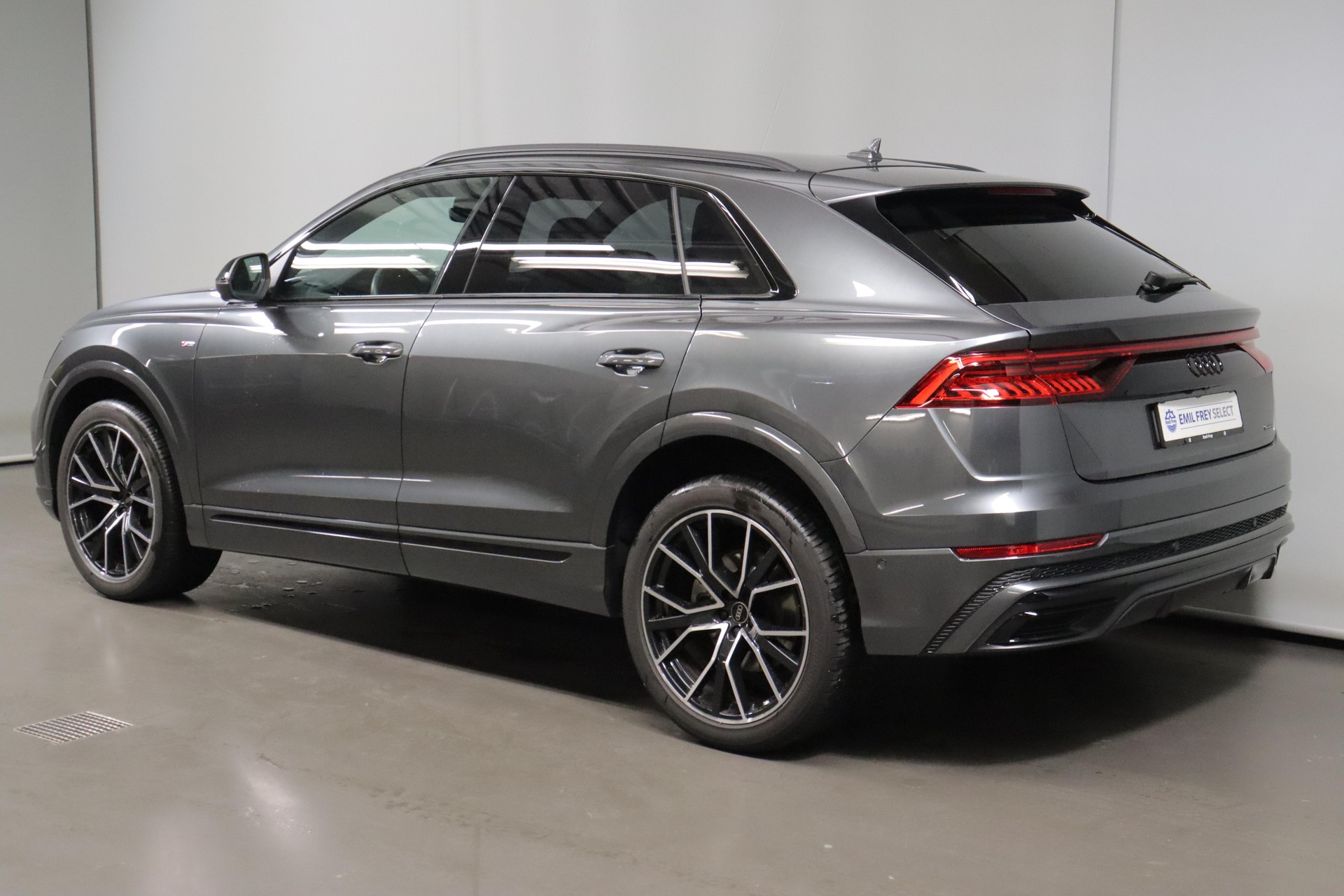 AUDI Q8 3.0 55 TFSI quattro T-Tronic-image-11