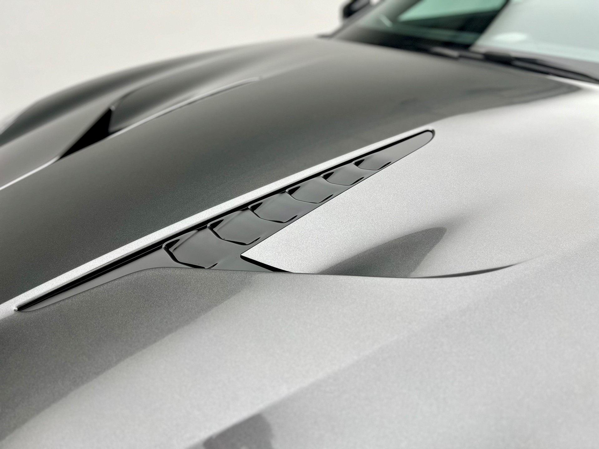 ASTON MARTIN Vanquish 5.2 V12 Bi-Turbo-image-21