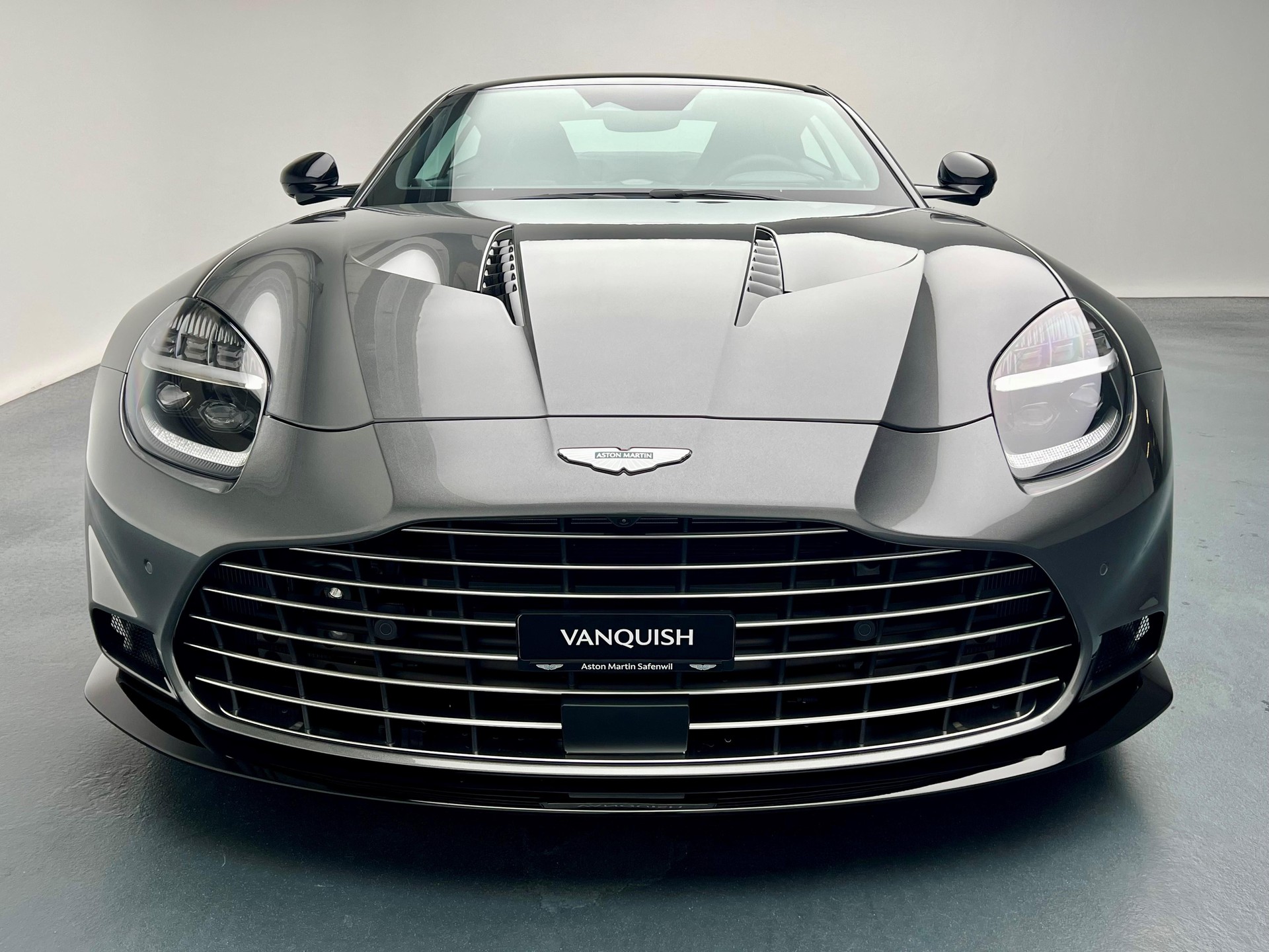ASTON MARTIN Vanquish 5.2 V12 Bi-Turbo-image-17