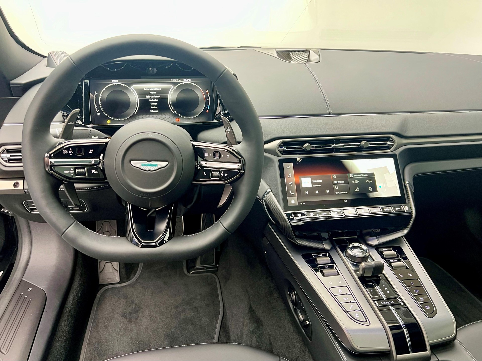ASTON MARTIN Vanquish 5.2 V12 Bi-Turbo-image-5