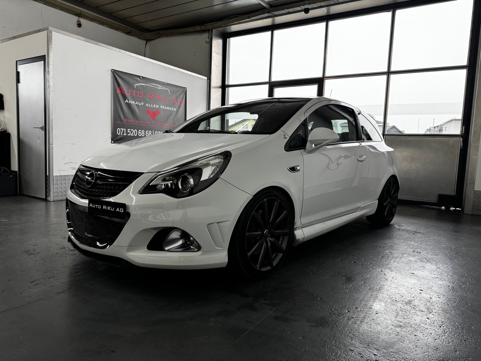 OPEL Corsa 1.6 Turbo OPC Nürburgring Edition-image-6