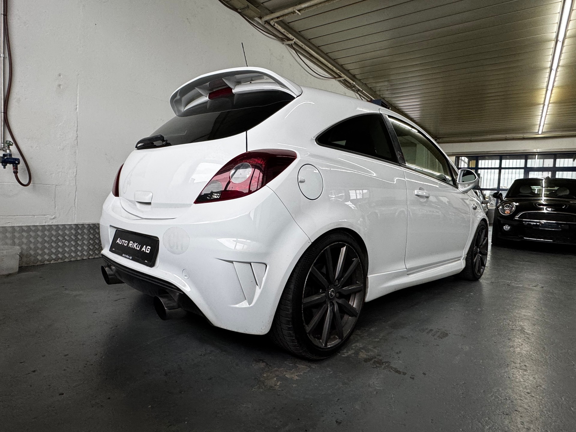 OPEL Corsa 1.6 Turbo OPC Nürburgring Edition-image-9