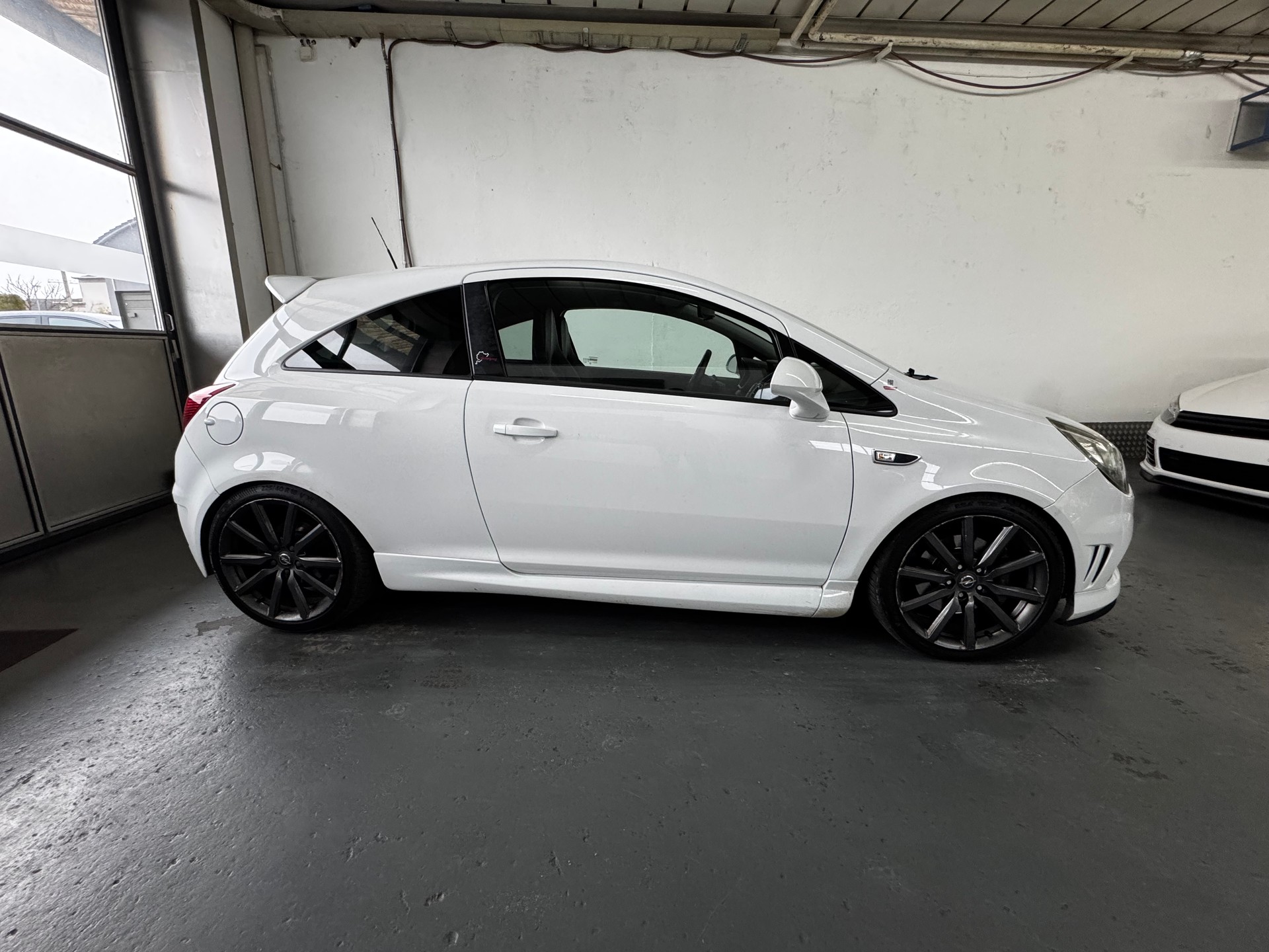OPEL Corsa 1.6 Turbo OPC Nürburgring Edition-image-7