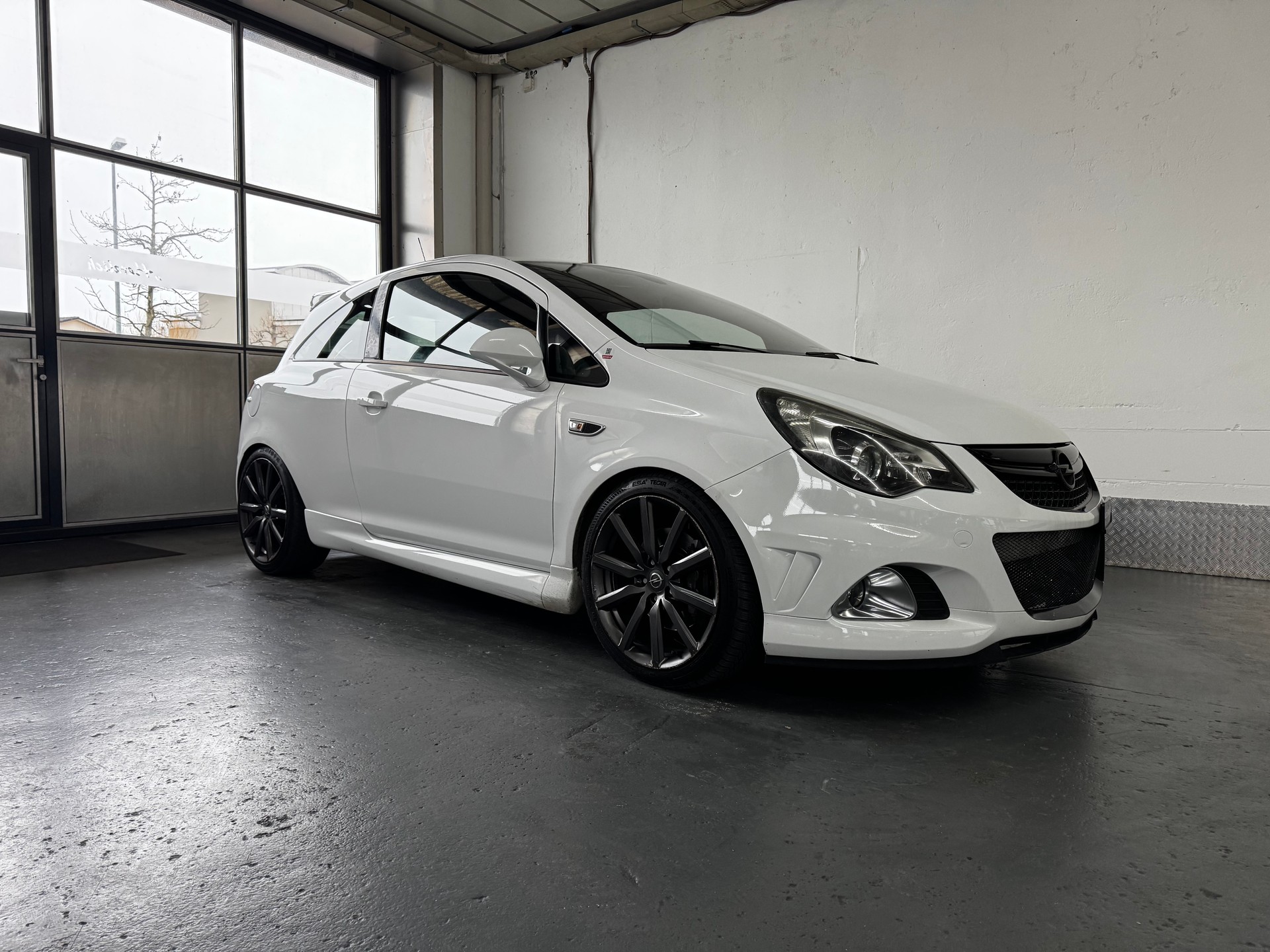 OPEL Corsa 1.6 Turbo OPC Nürburgring Edition-image-1