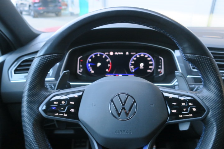 VW Tiguan 2.0TSI R 4Motion DSG-image-15