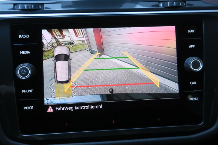 VW Tiguan 2.0TSI R 4Motion DSG-image-12