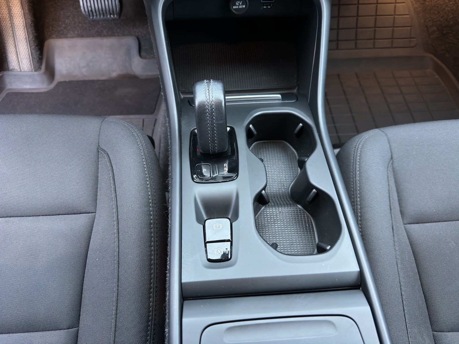 VOLVO XC40 T3 XCITE Geartronic-image-12