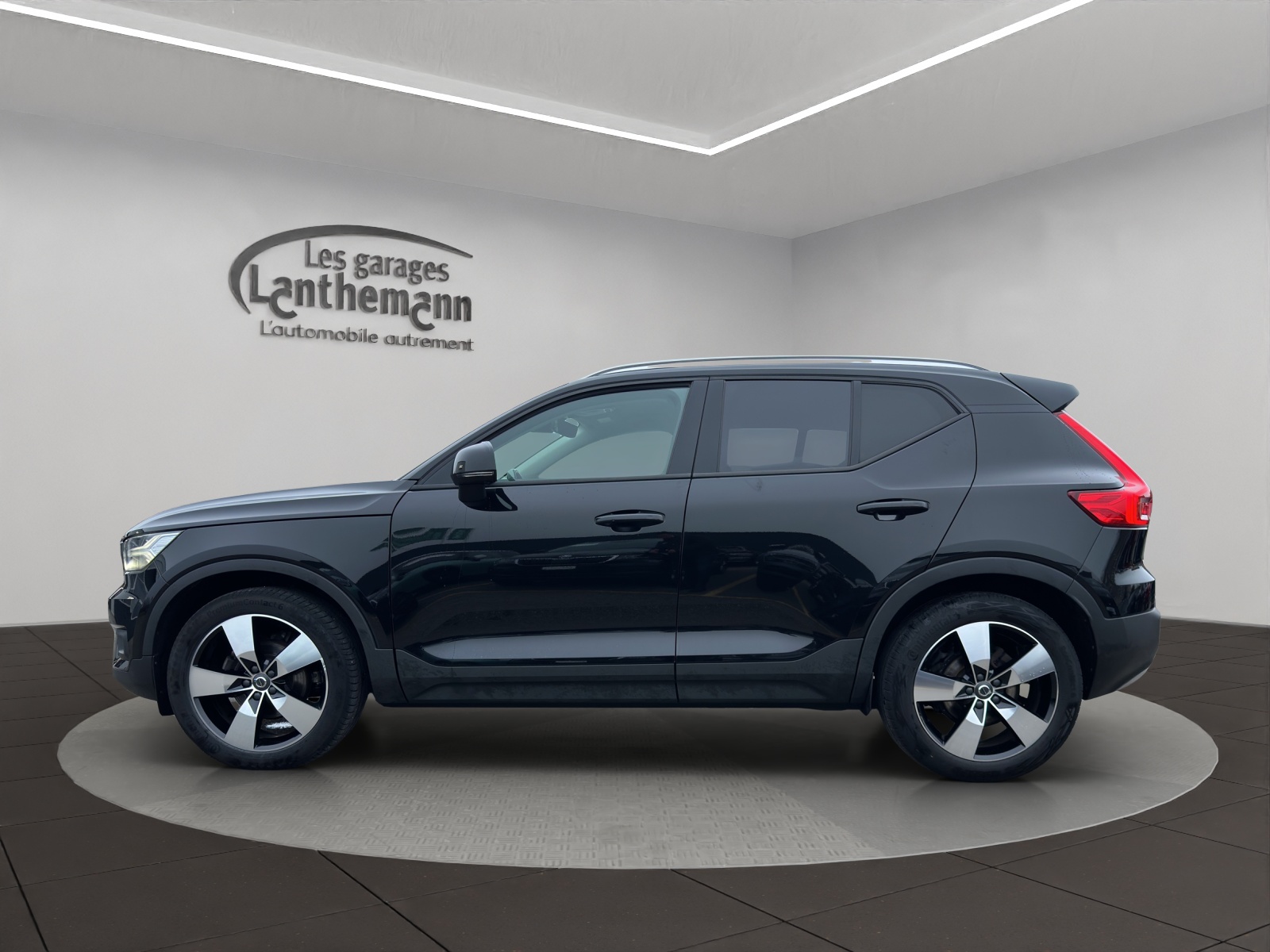 VOLVO XC40 T3 XCITE Geartronic-image-1