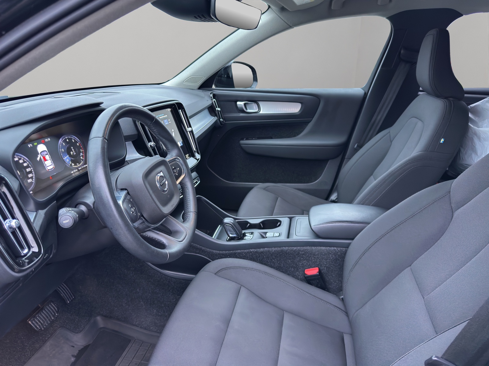 VOLVO XC40 T3 XCITE Geartronic-image-8