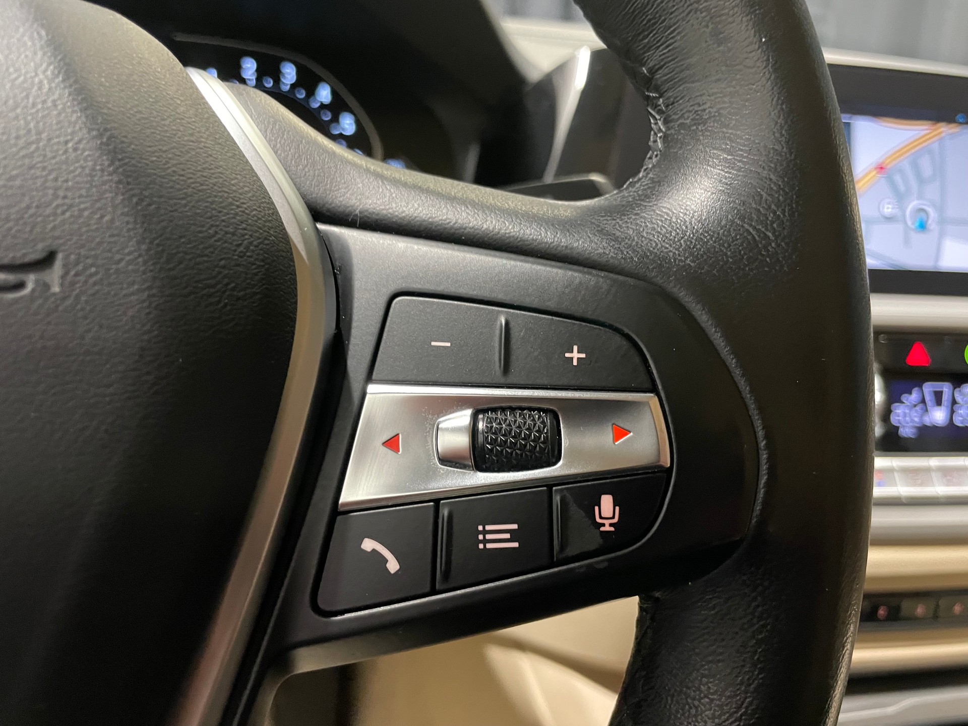 BMW 330e xDrive Pure M Sport Steptronic (62)-image-11