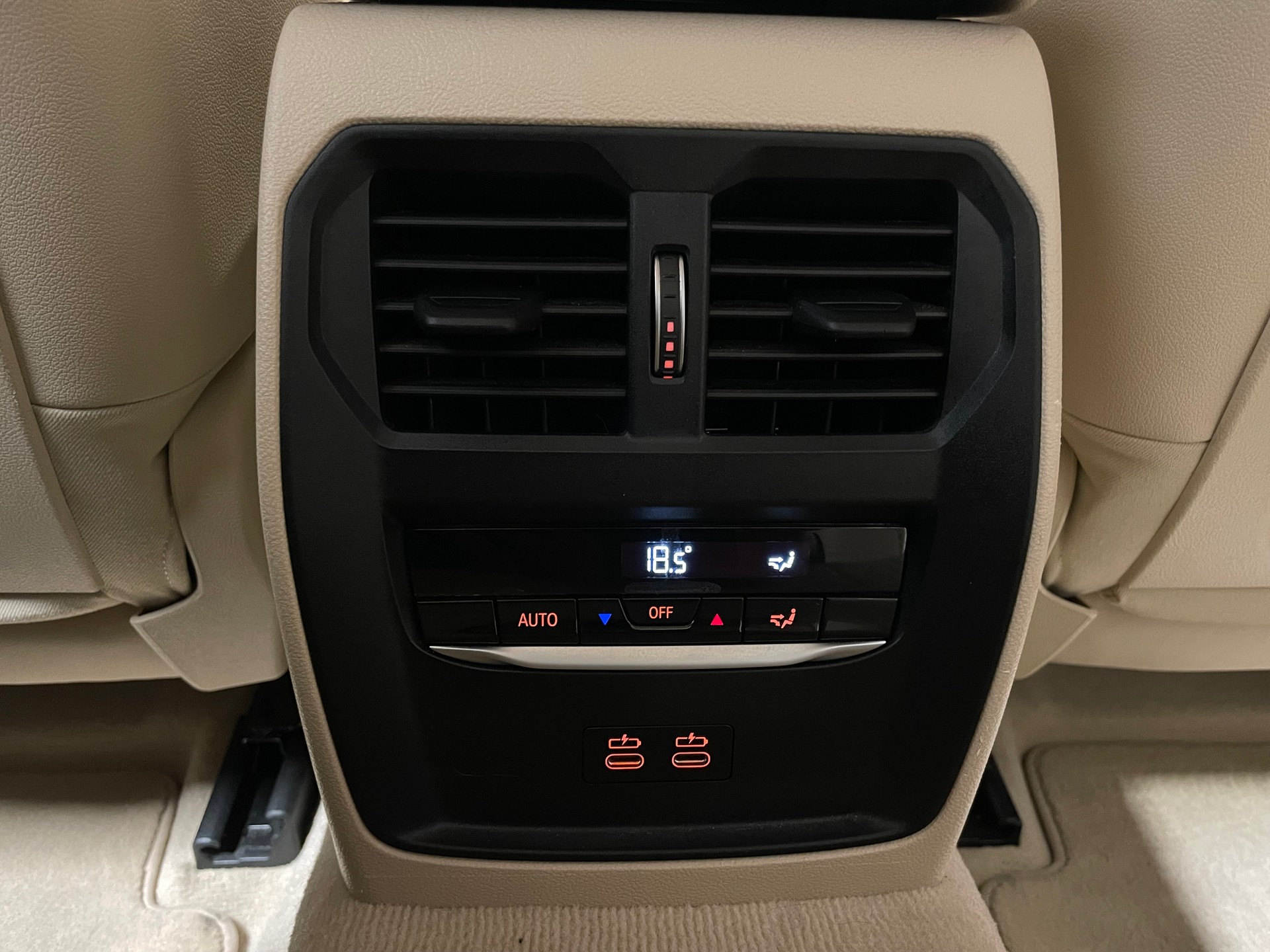 BMW 330e xDrive Pure M Sport Steptronic (62)-image-19