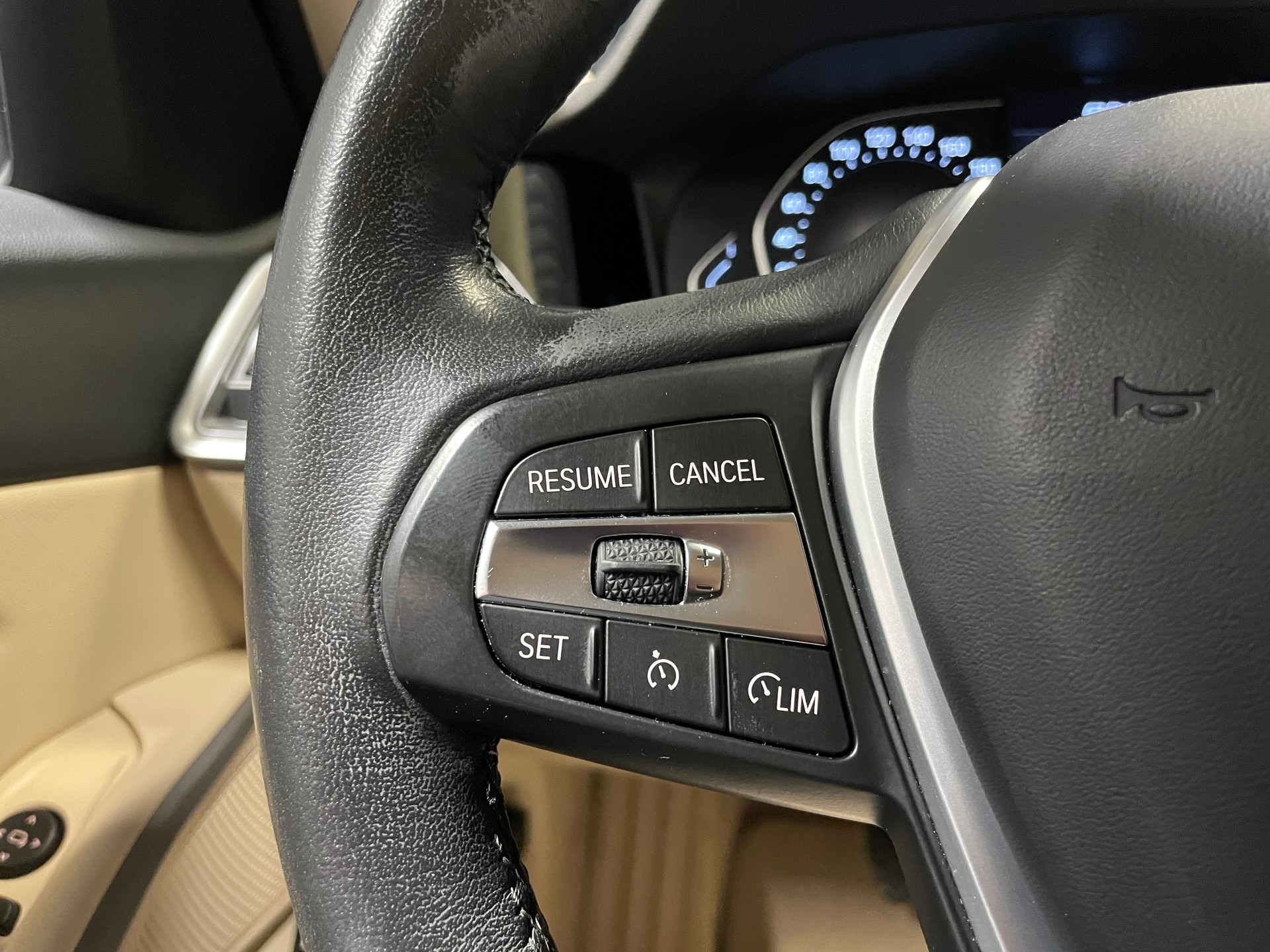 BMW 330e xDrive Pure M Sport Steptronic (62)-image-10
