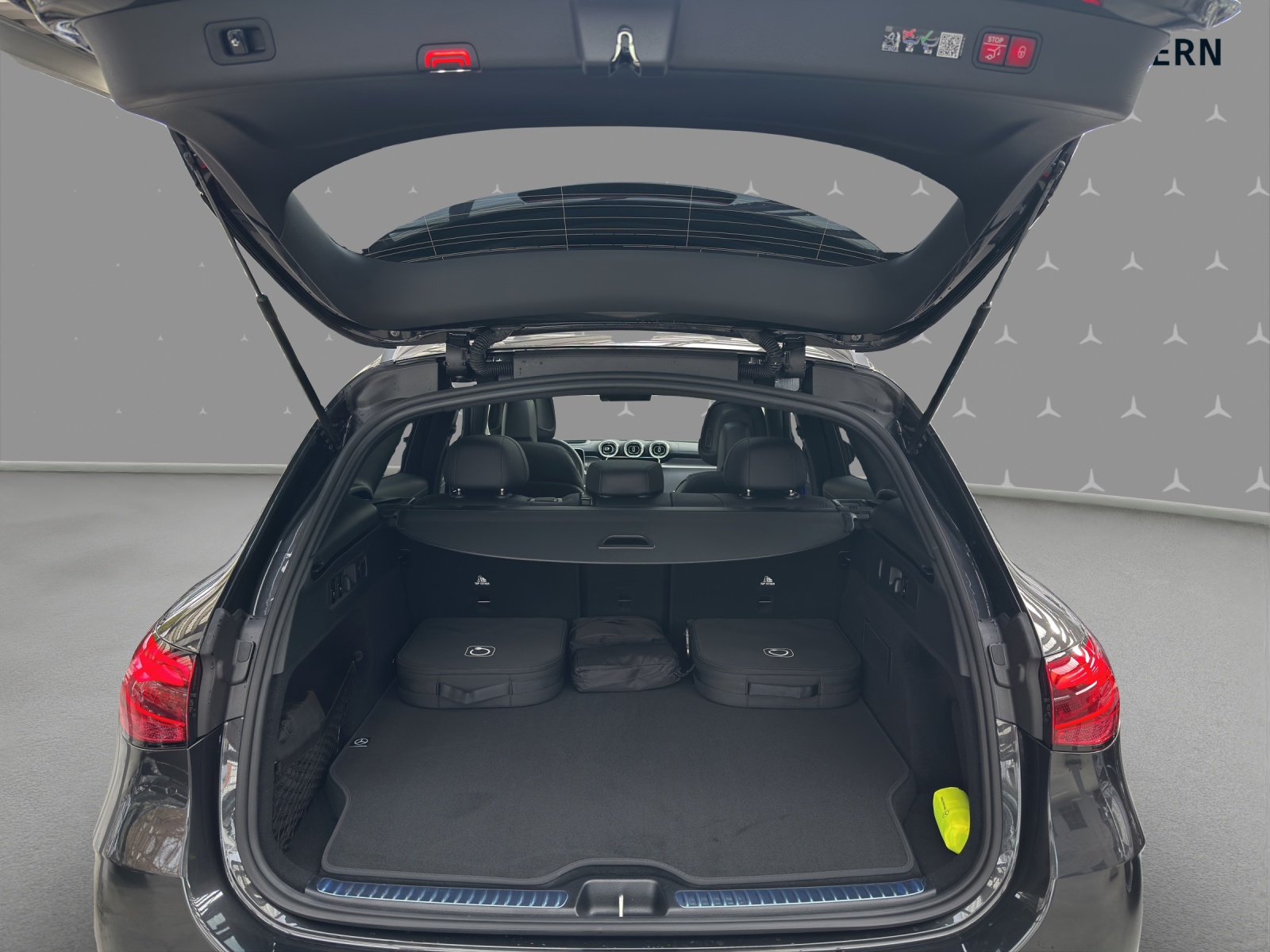 MERCEDES-BENZ GLC 400 e 4Matic EQ Star 9G-Tronic-image-15