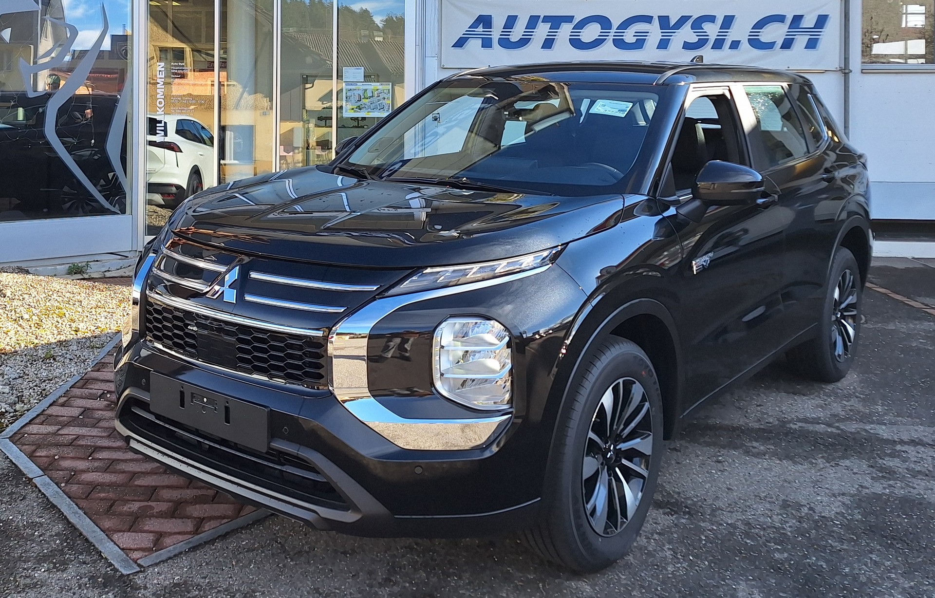 MITSUBISHI Outlander PHEV Inform Helvetia (135)-image-0