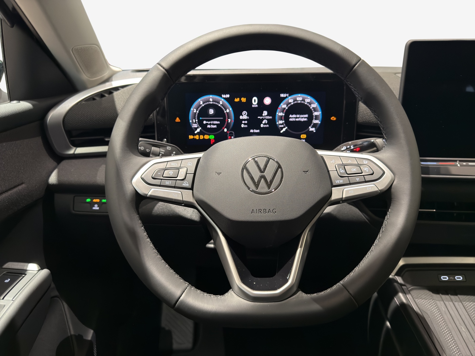 VW T-Roc 1.5 eTSI mHEV Life DSG-image-9