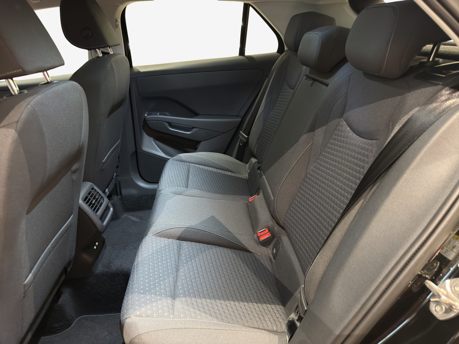 VW T-Roc 1.5 eTSI mHEV Life DSG-image-11