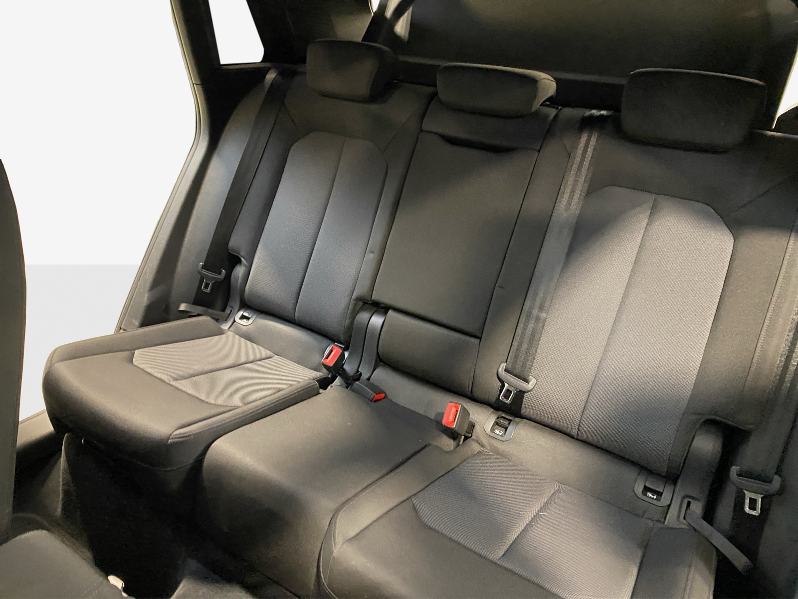 AUDI Q3 40 TDI advanced quattro S-tronic-image-11