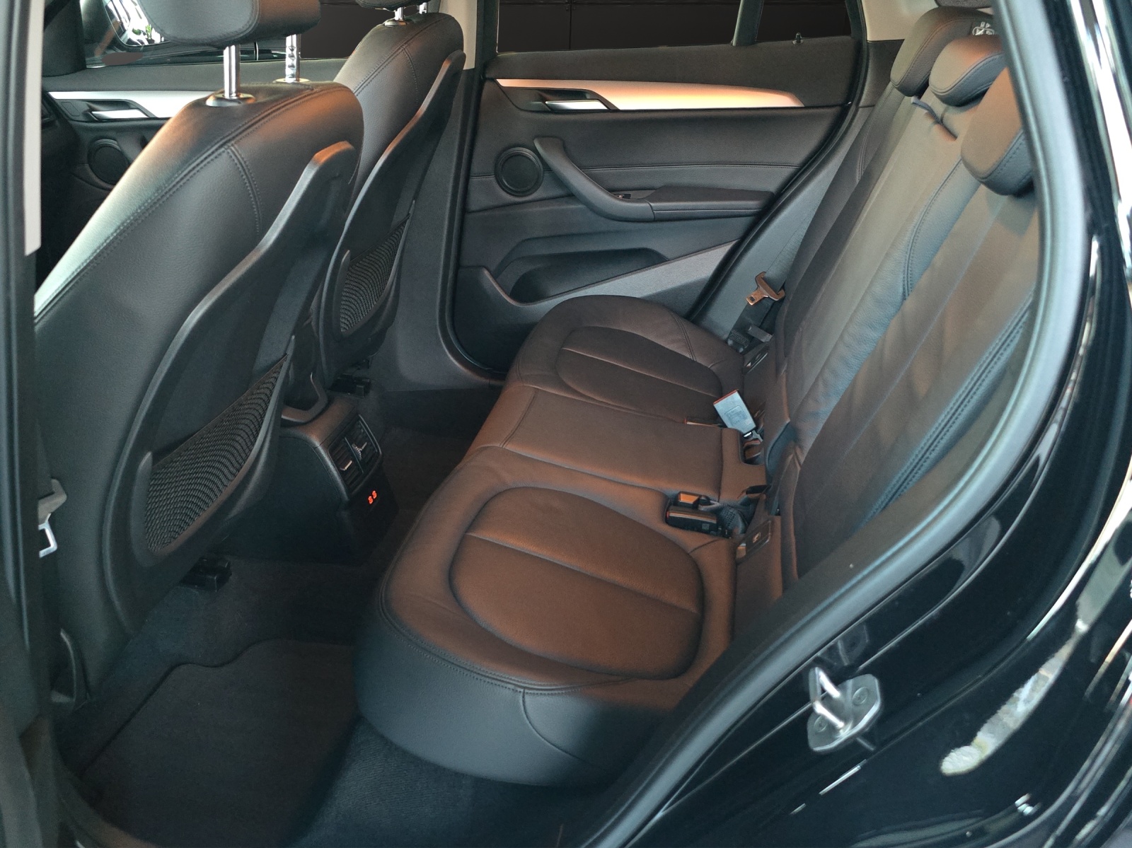 BMW X1 xDrive 20i Steptronic-image-11