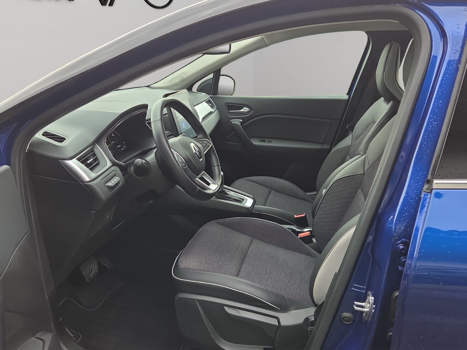 RENAULT Captur 1.6 E-Tech 160 Intens DHT-image-8