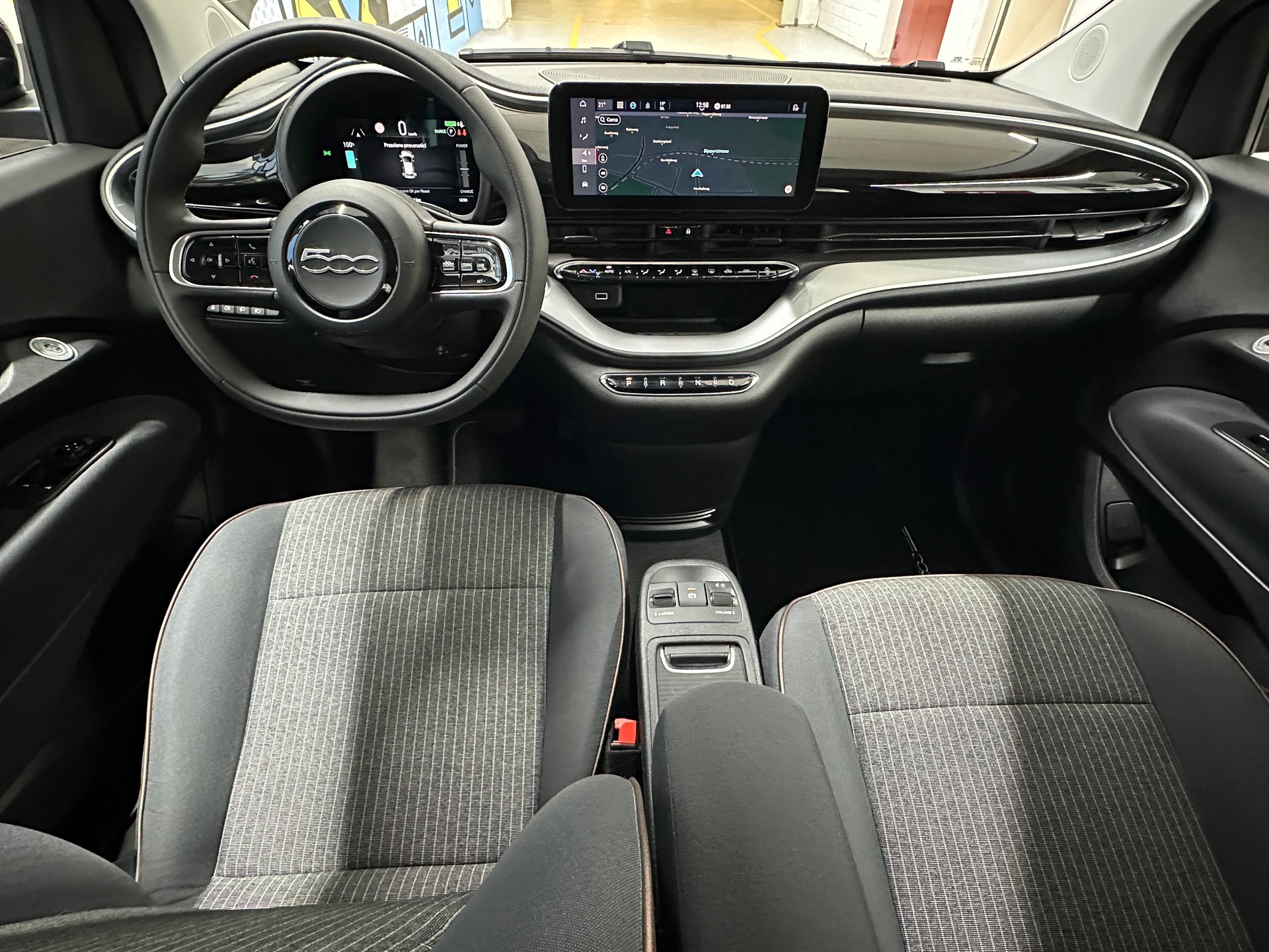 FIAT 500 electric 87 kW Icon-image-9