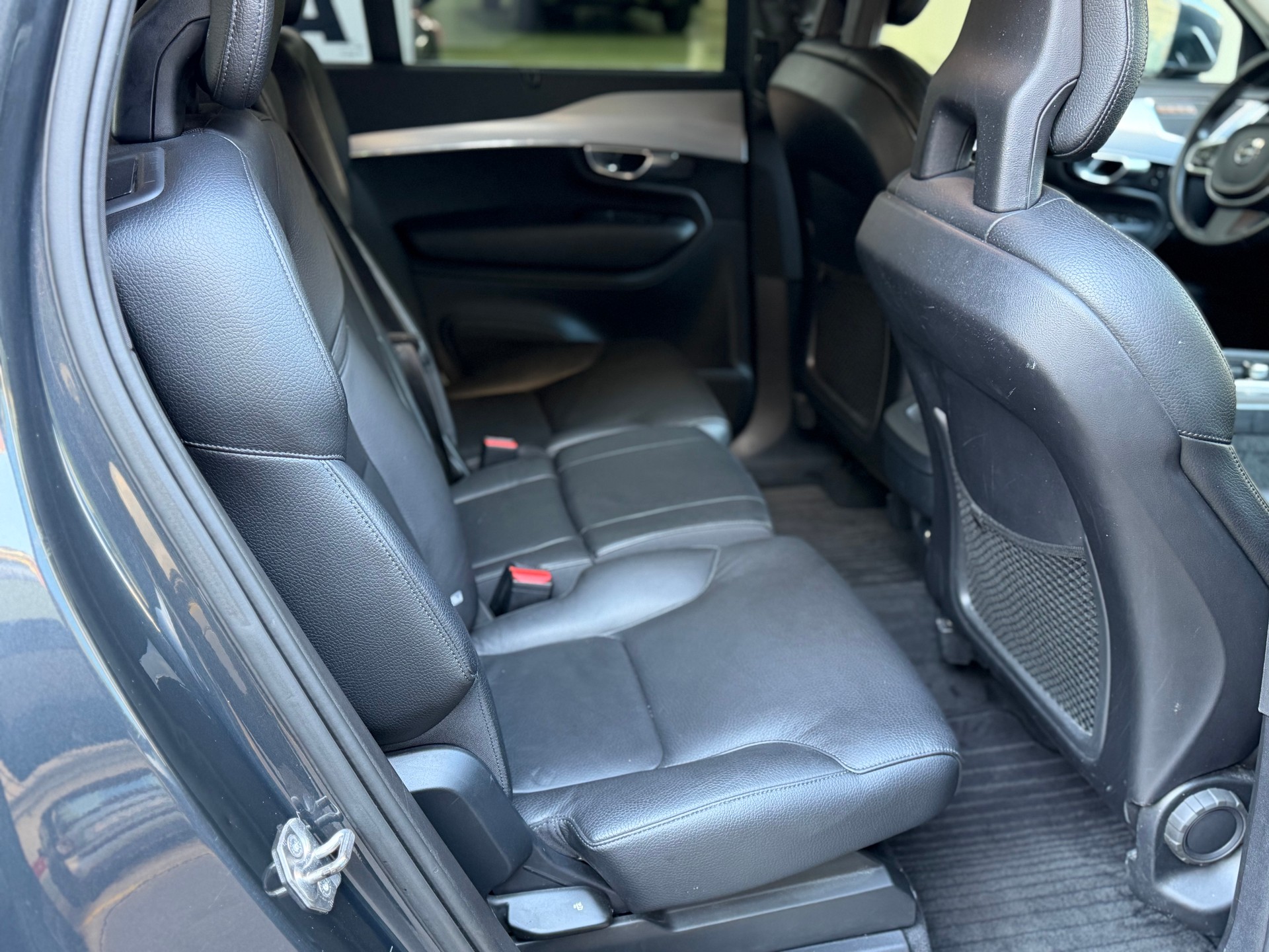 VOLVO XC90 D5 AWD Momentum Geartronic-image-7