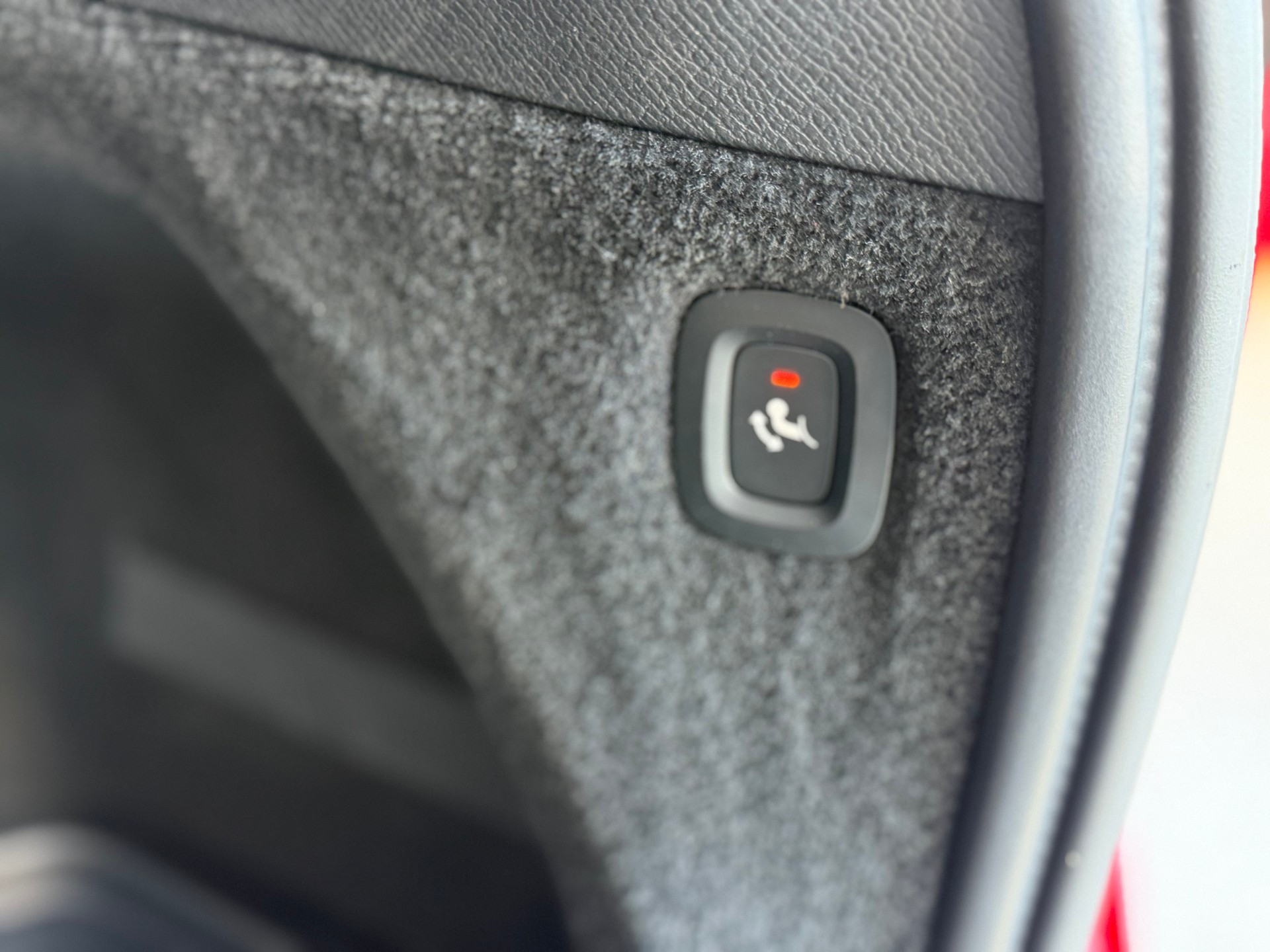 VOLVO XC90 D5 AWD Momentum Geartronic-image-13