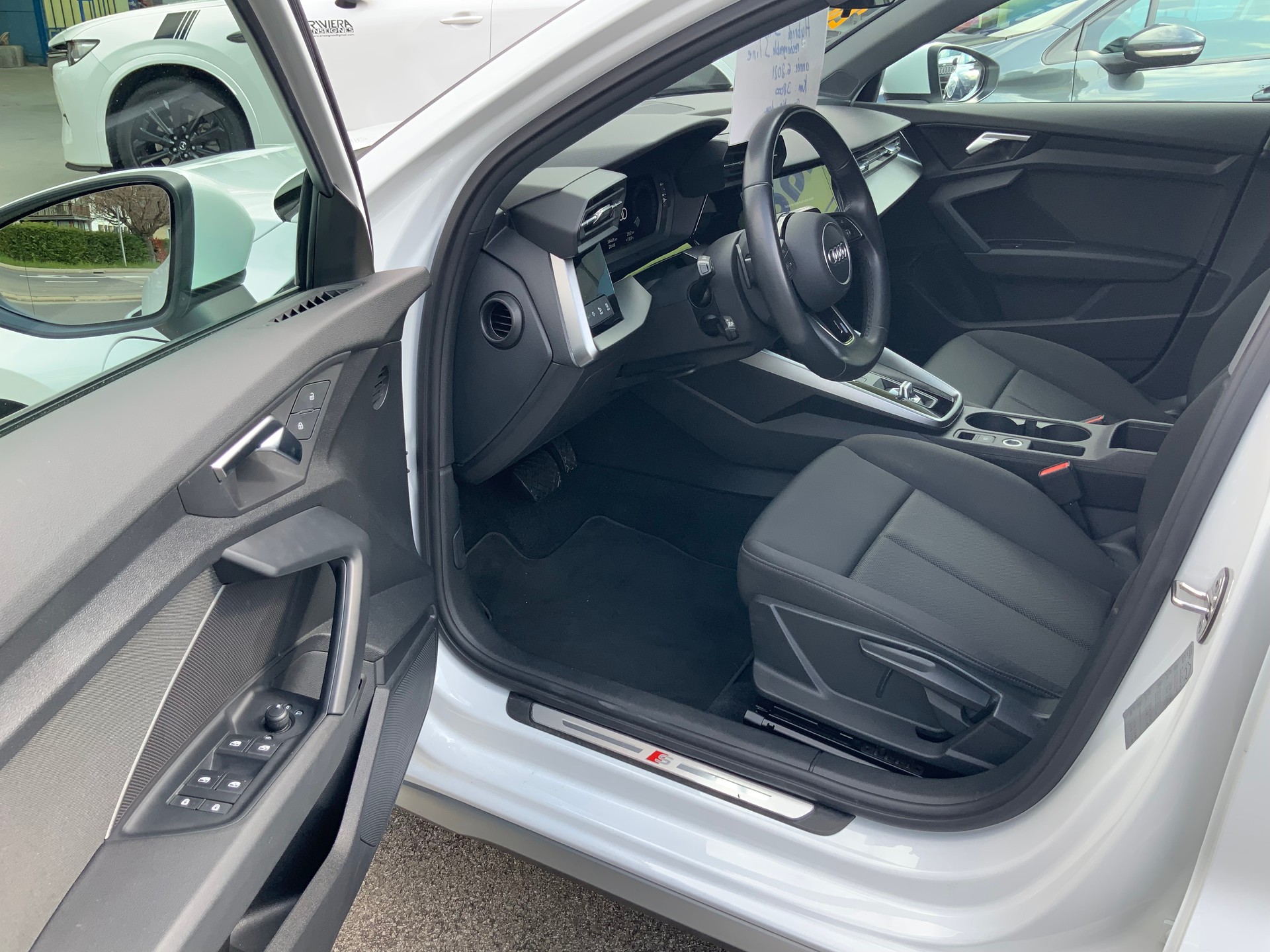 AUDI A3 Sportback 40 TFSI e S line S-tronic-image-6